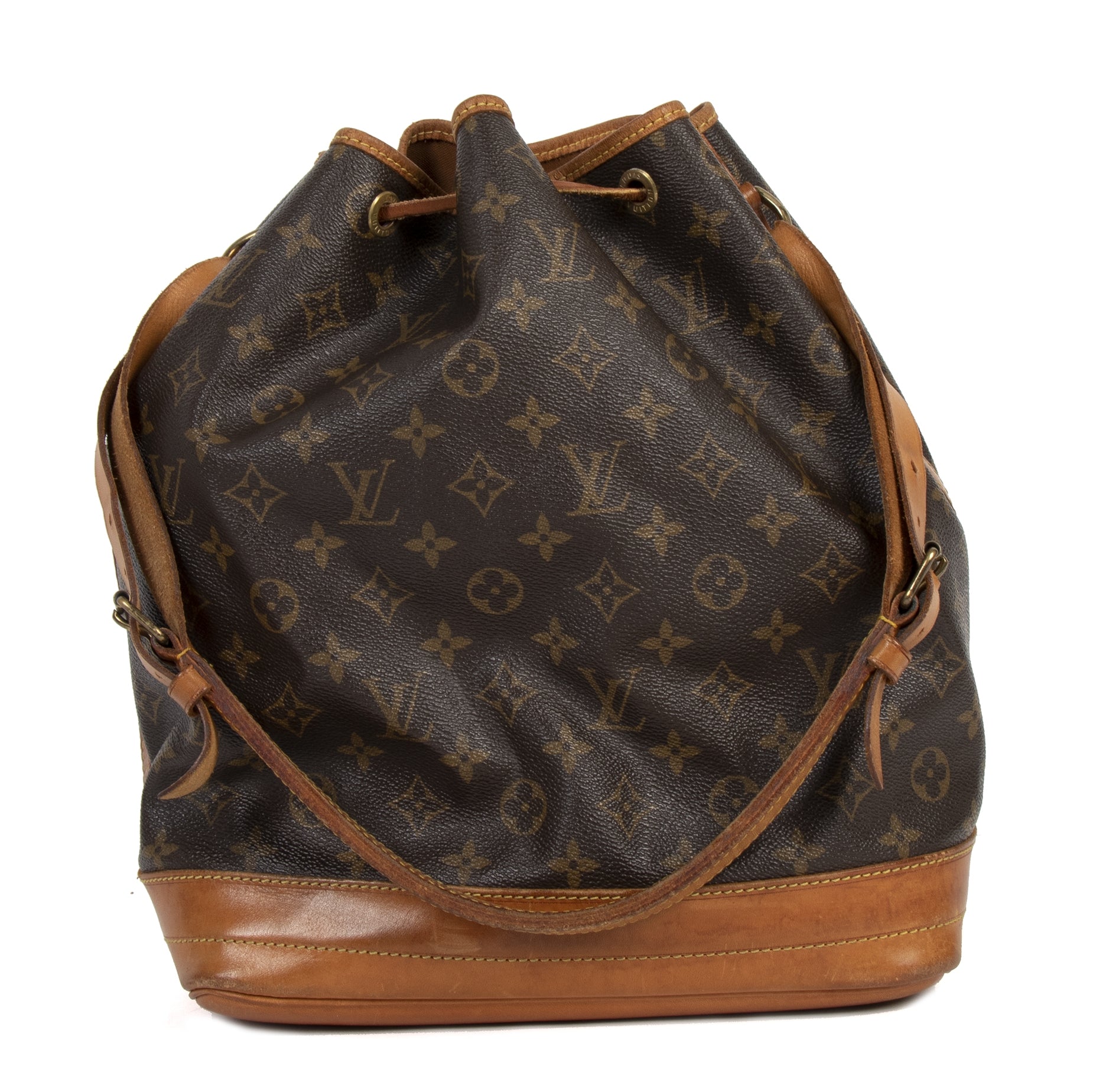 Buy authentic secondhand Louis Vuitton Monogram Noé Bucket Bag at the right price at LabelLOV vintage webshop. Safe and secure online shopping. Koop authentieke tweedehands Louis Vuitton Monogram Noé Bucket Bag met de juiste prijs bij LabelLOV