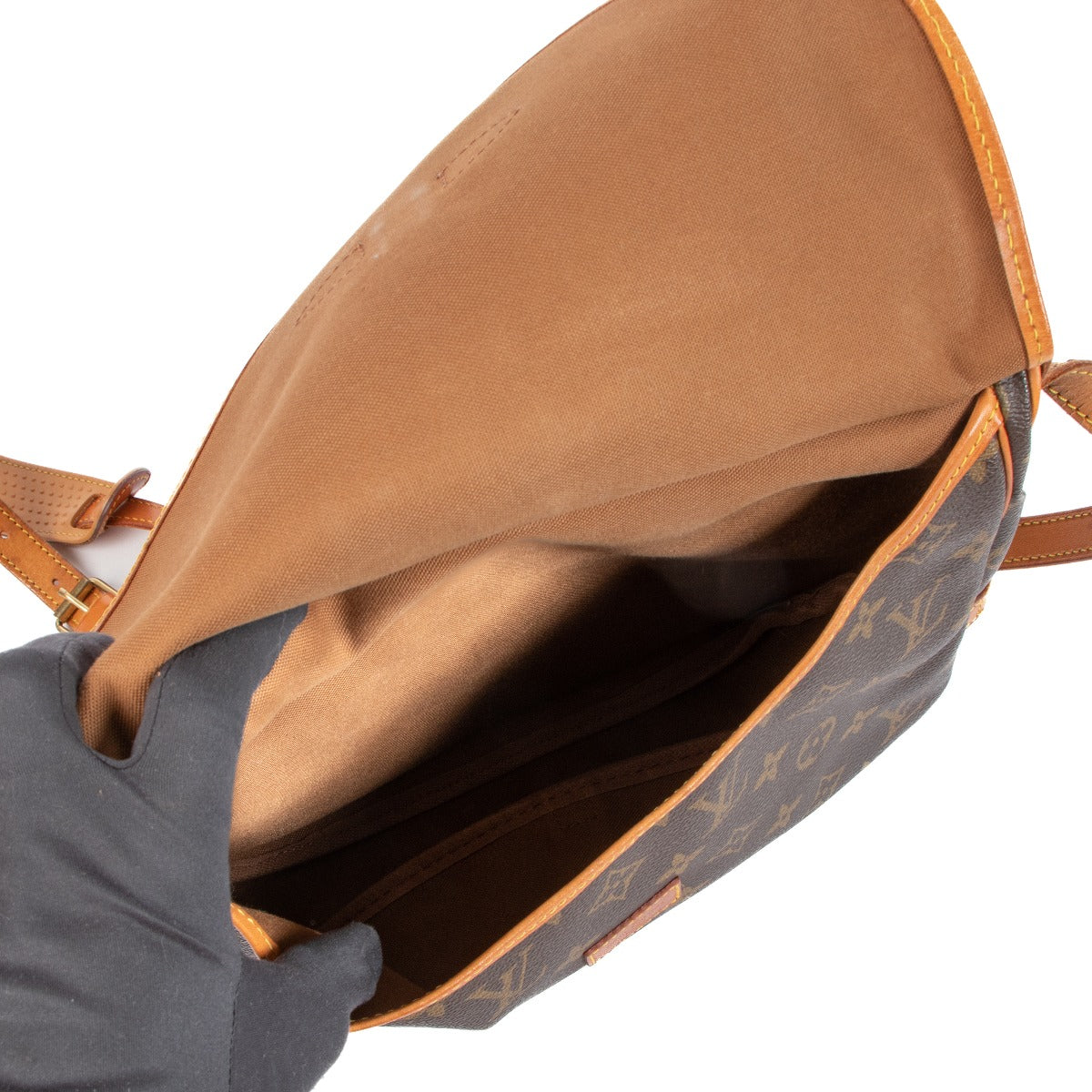 Shop a 100% authentic Louis Vuitton Saumur 30 Monogram Canvas Crossbody Bag on Labellov.com