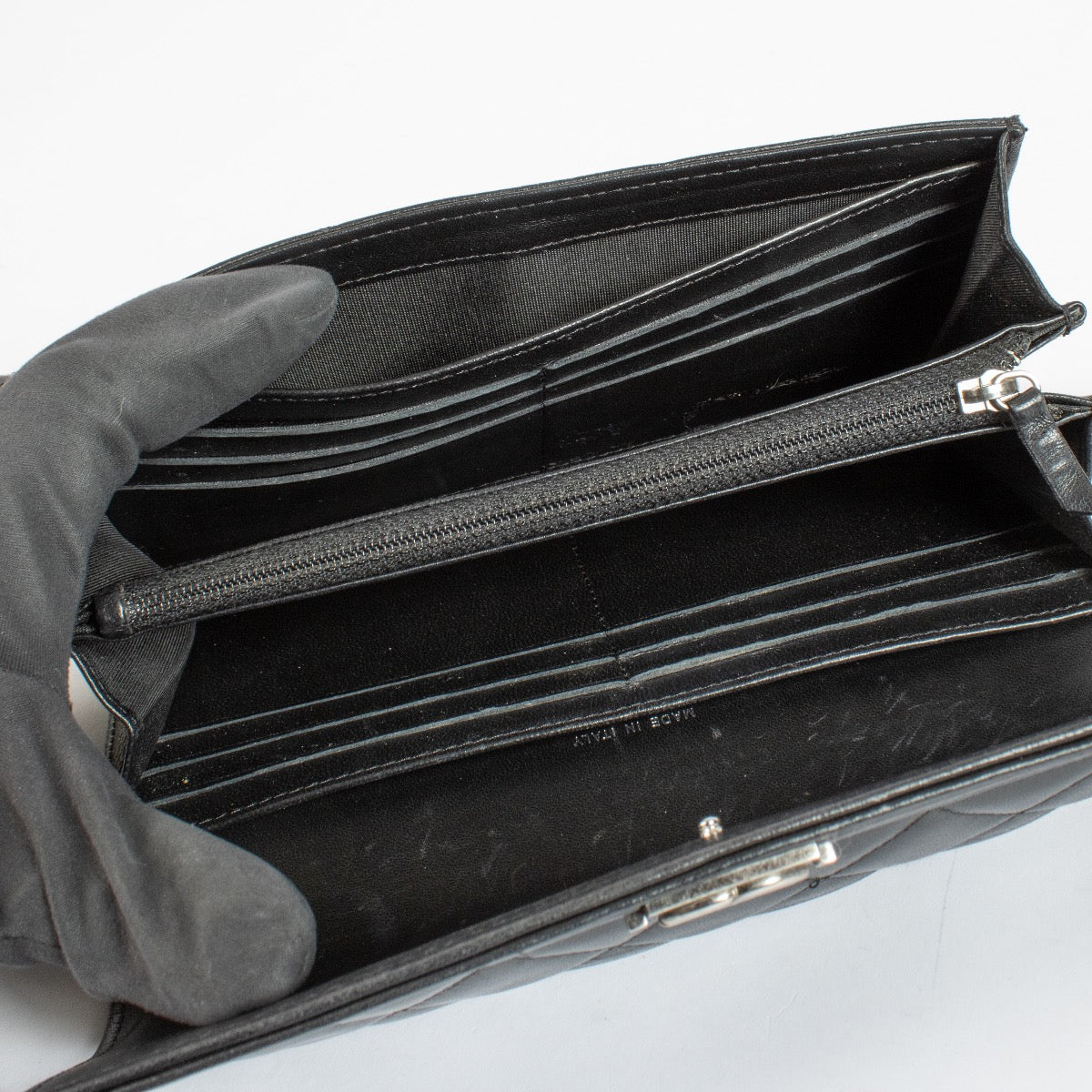 Chanel Zwarte Lamsleren Boy Chanel Grote Portemonnee met Overslag