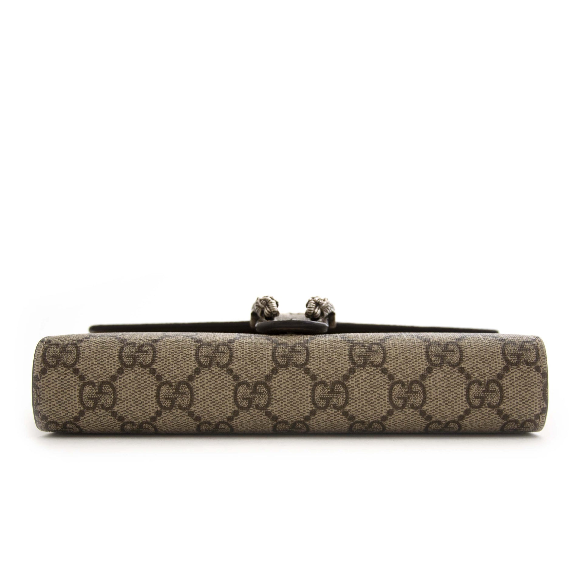 Buy this authentic second hand vintage Gucci Dionysus GG Supreme chain wallet at online webshop LabelLOV. Safe and secure shopping. Koop deze authentieke tweedehands vintage Gucci Dionysus GG Supreme chain wallet bij online webshop LabelLOV.