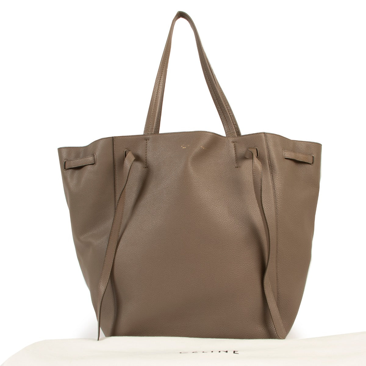 Shop safe online at Labellov in Antwerp this 100% authentic second hand Celine Taupe Grained Calfskin Medium Cabas Phantom Shoulder Bag