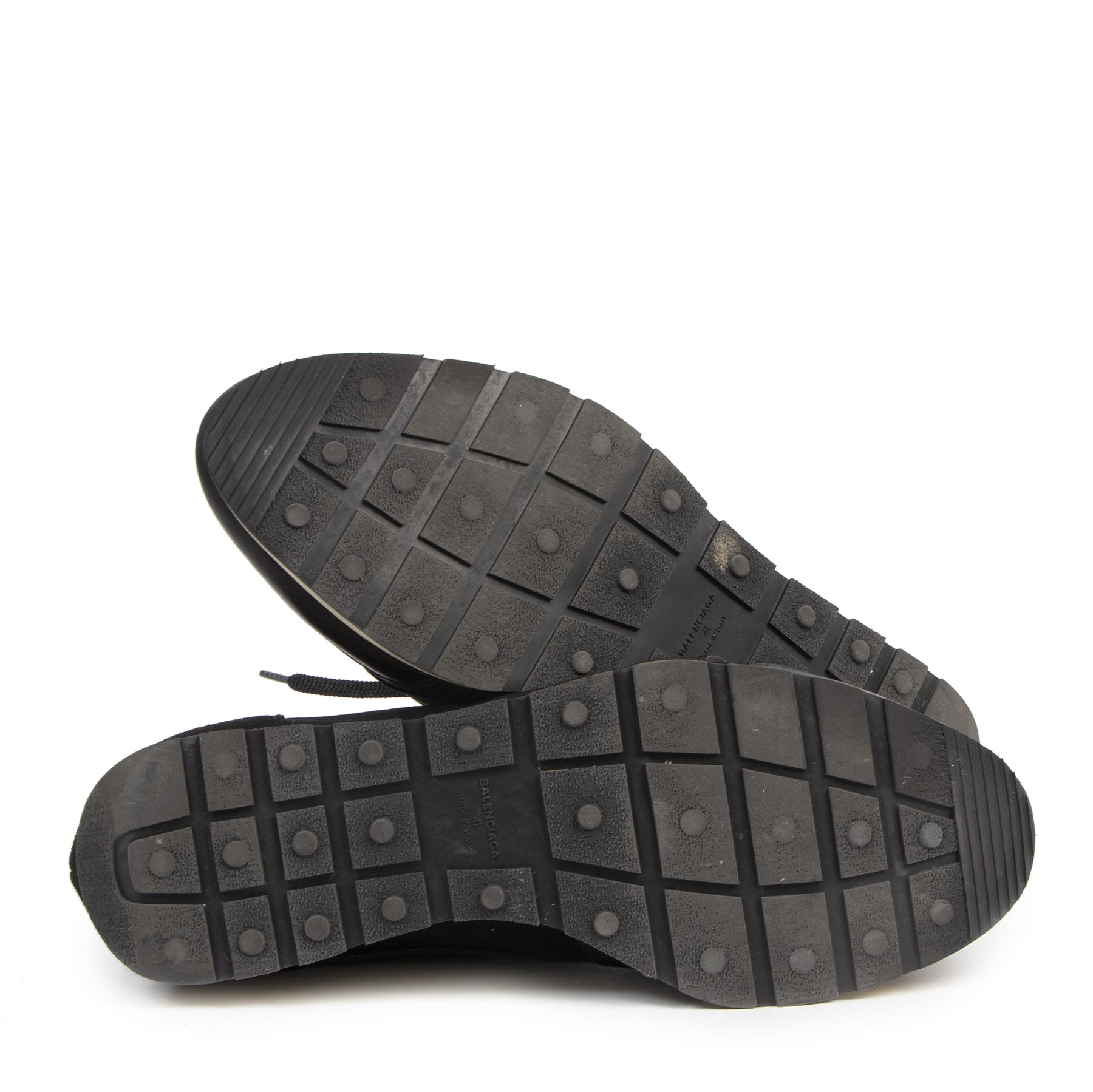 Balenciaga Black Race Runner Sneakers te koop bij Labellov tweedehands luxe in Antwerpen