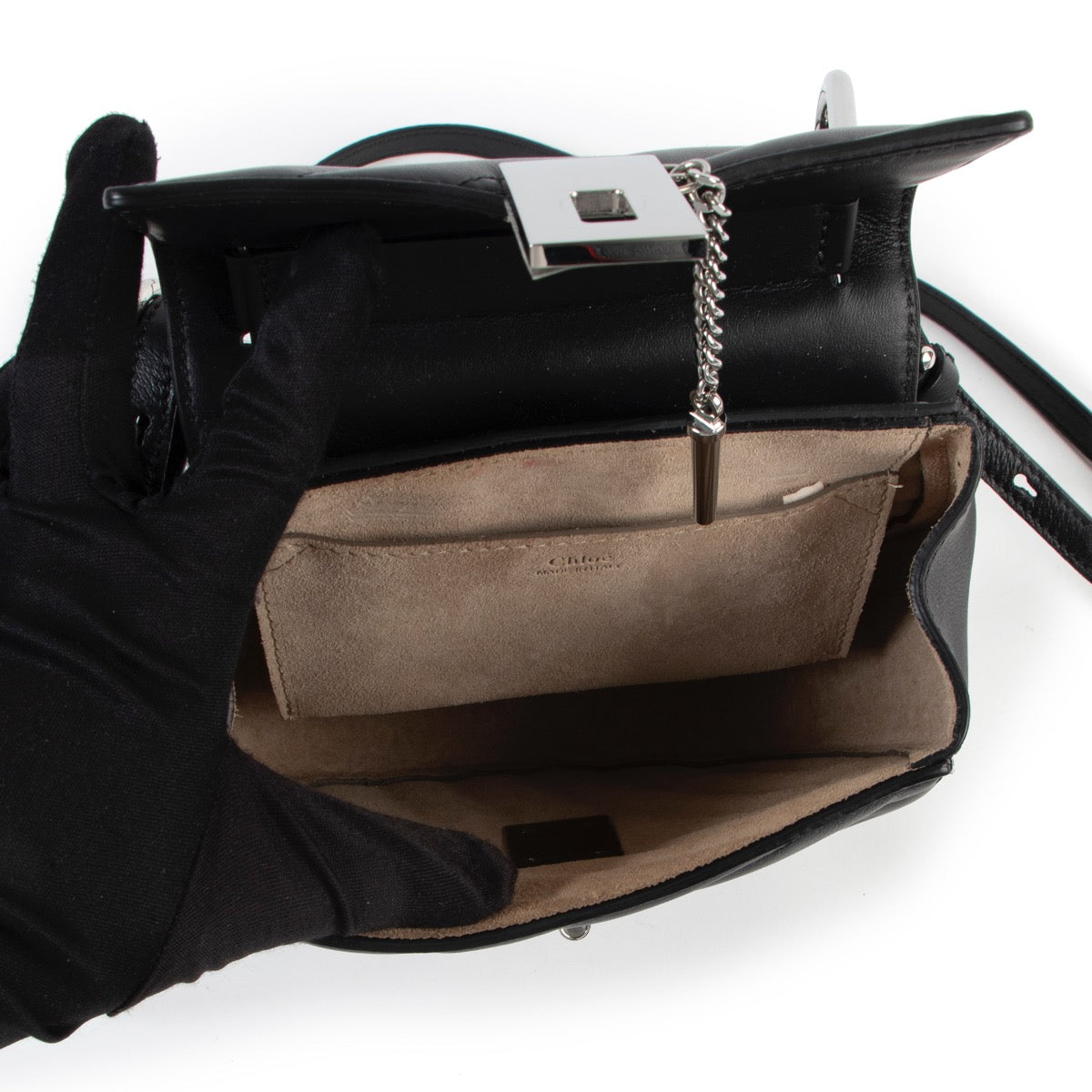 Shop safe online at labellov in Antwerp this 100% authentic second hand Chloé Black Drew Bijoux Crossbody