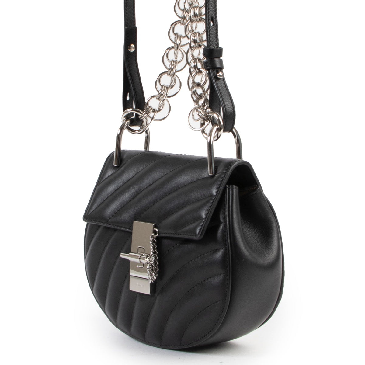 Shop safe online at labellov in Antwerp this 100% authentic second hand Chloé Black Drew Bijoux Crossbody