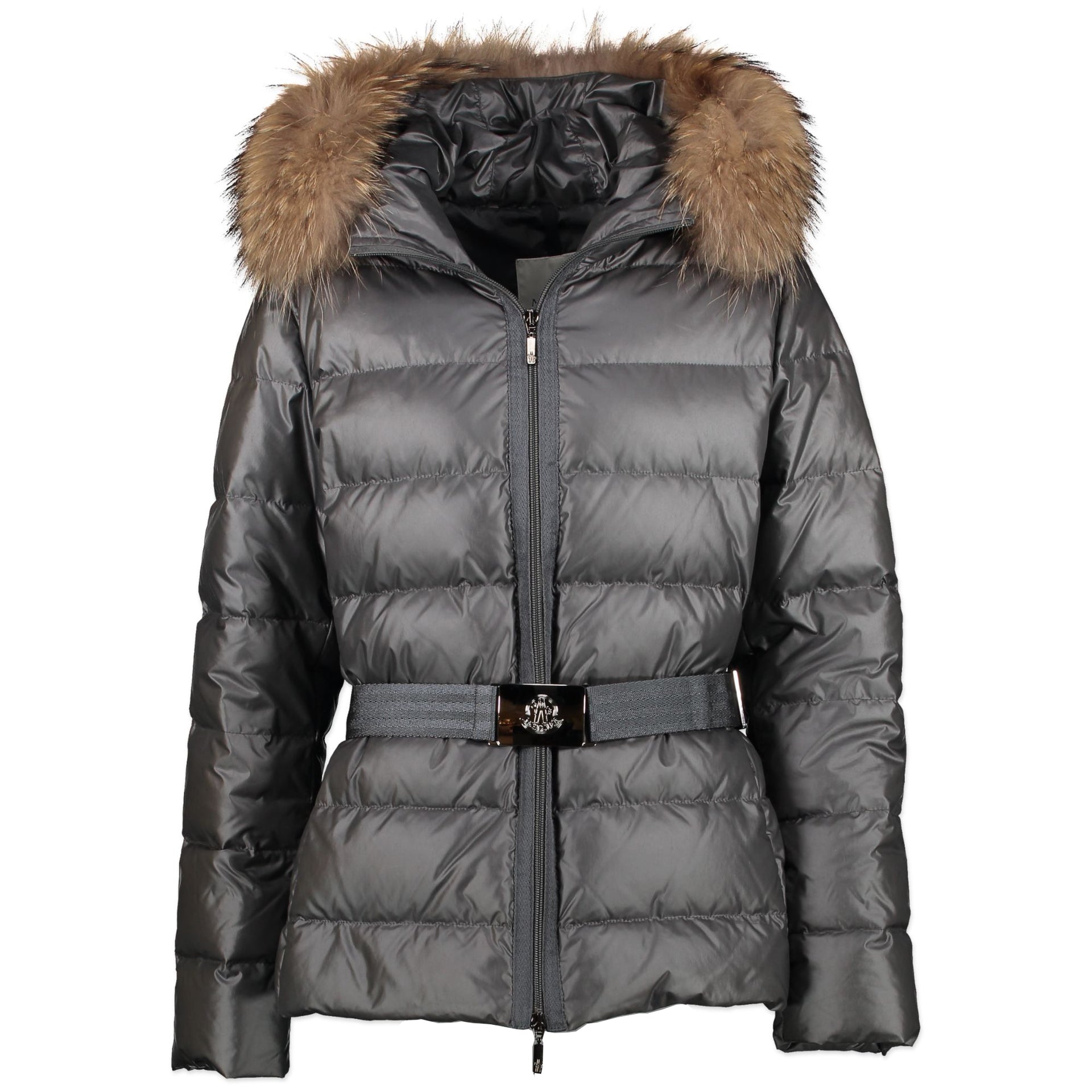 Moncler Grey Ski Jacket - size 4 for the best price at Labellov secondhand luxury in Antwerp