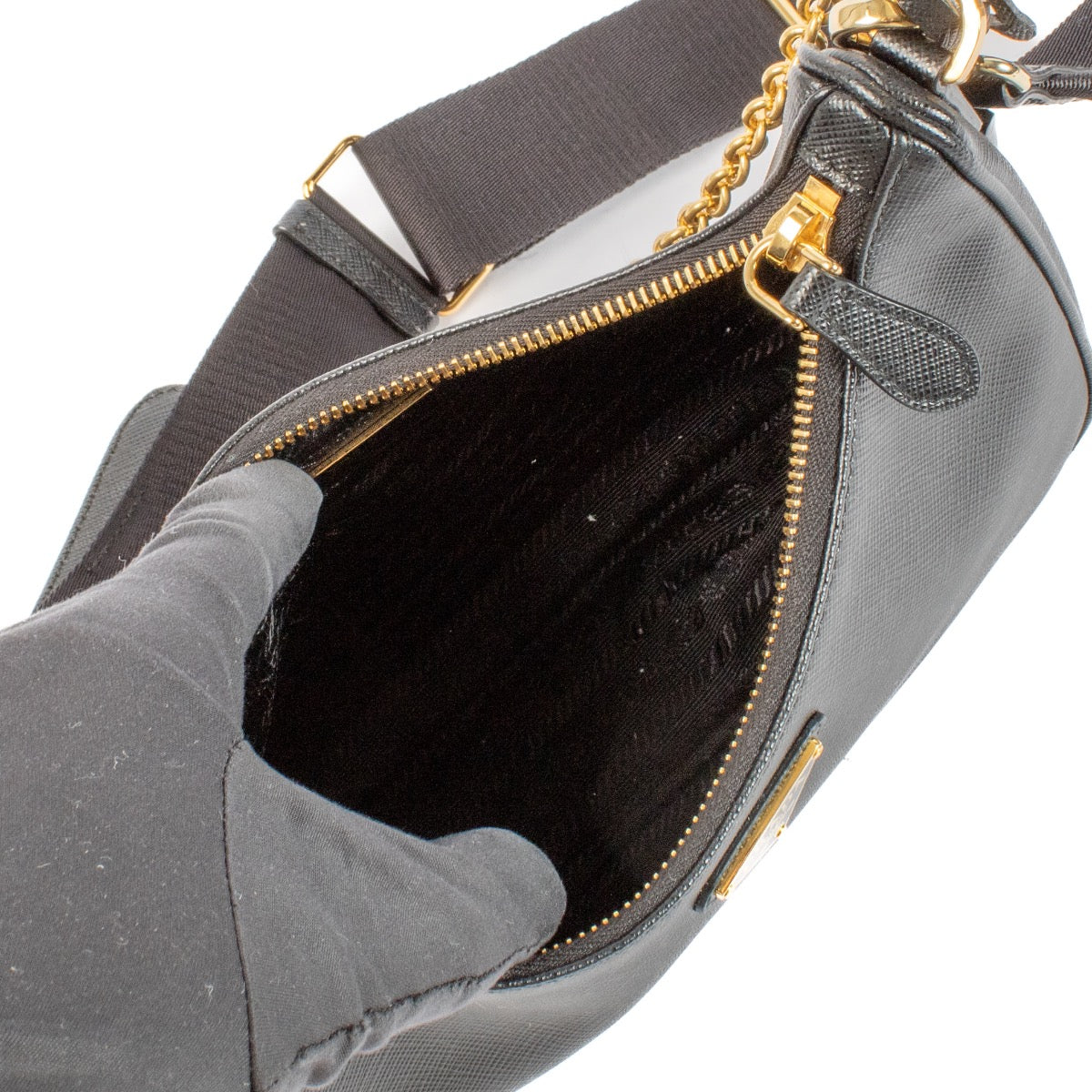 shop 100% authentic second hand Prada Black Re-Edition 2005 Saffiano Bag on Labellov.com