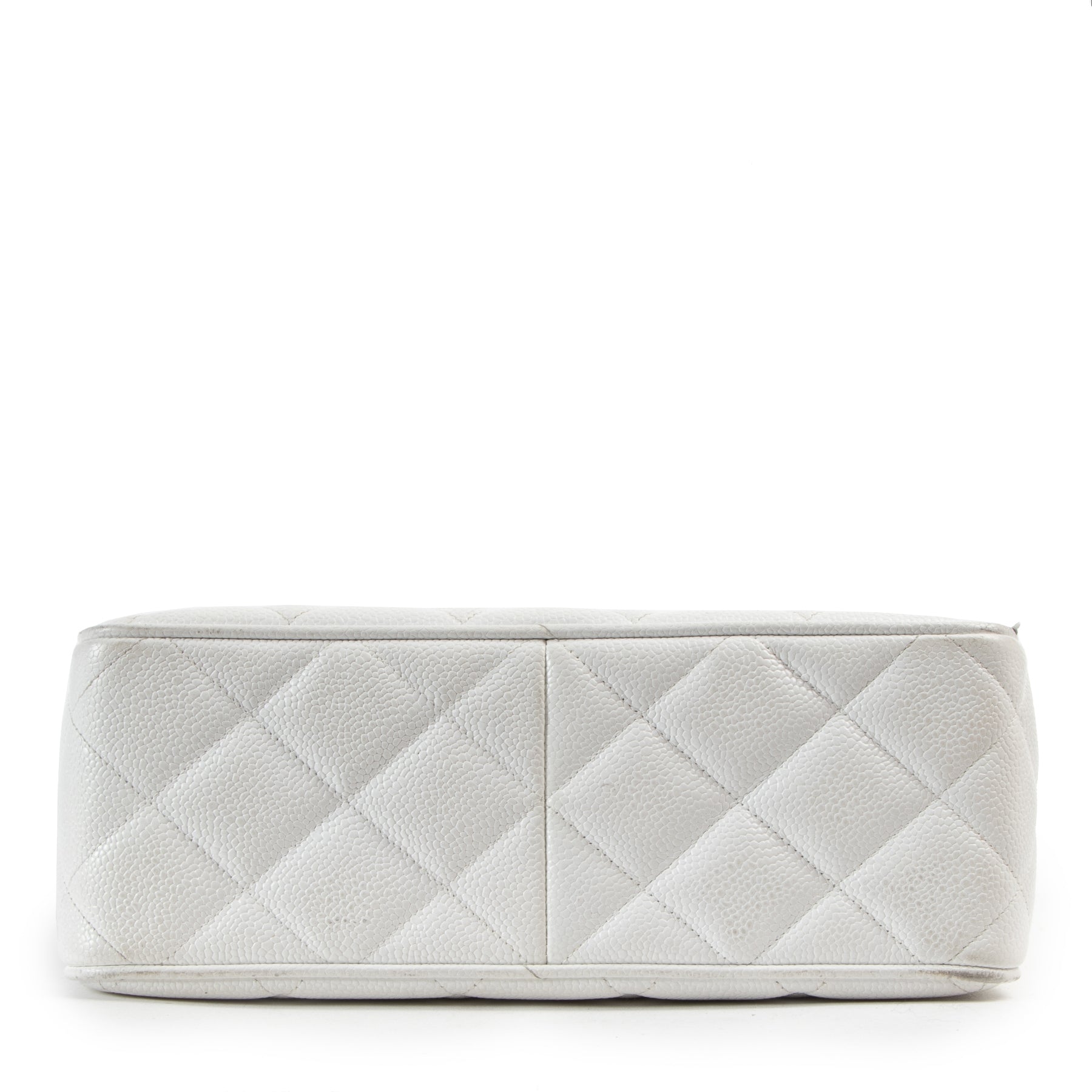 Authentieke Tweedehands Chanel Tassen juiste prijs veilig online winkelen LabelLOV webshop luxe merken winkelen Antwerpen België mode fashion authentic secondhand Chanel designer bags luxury vintage webshop fashion safe secure online shopping designer bra