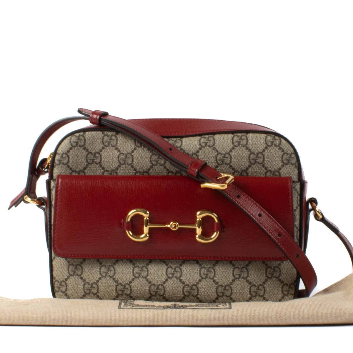 Shop safe online at Labellov in Antwerp, Brussels and Knokke this 100% authentic second hand Gucci GG Canvas Small Horsebit 1955 Crossbody Bag