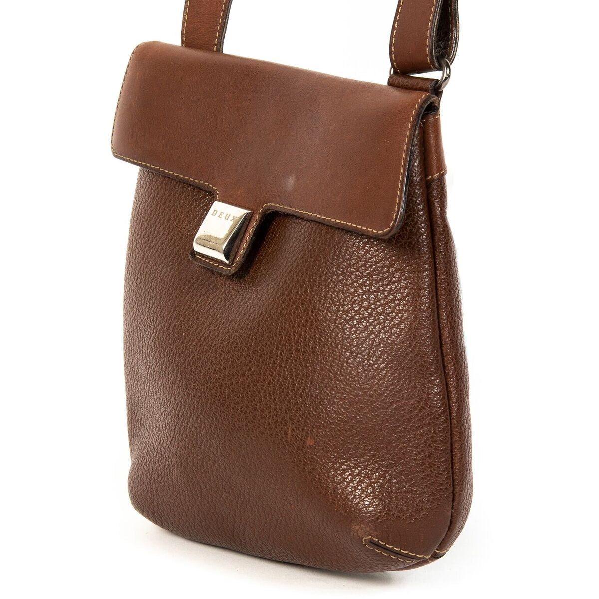 Buy authentic secondhand timeless Delvaux handbags at LabelLOV webshop, safe payment.