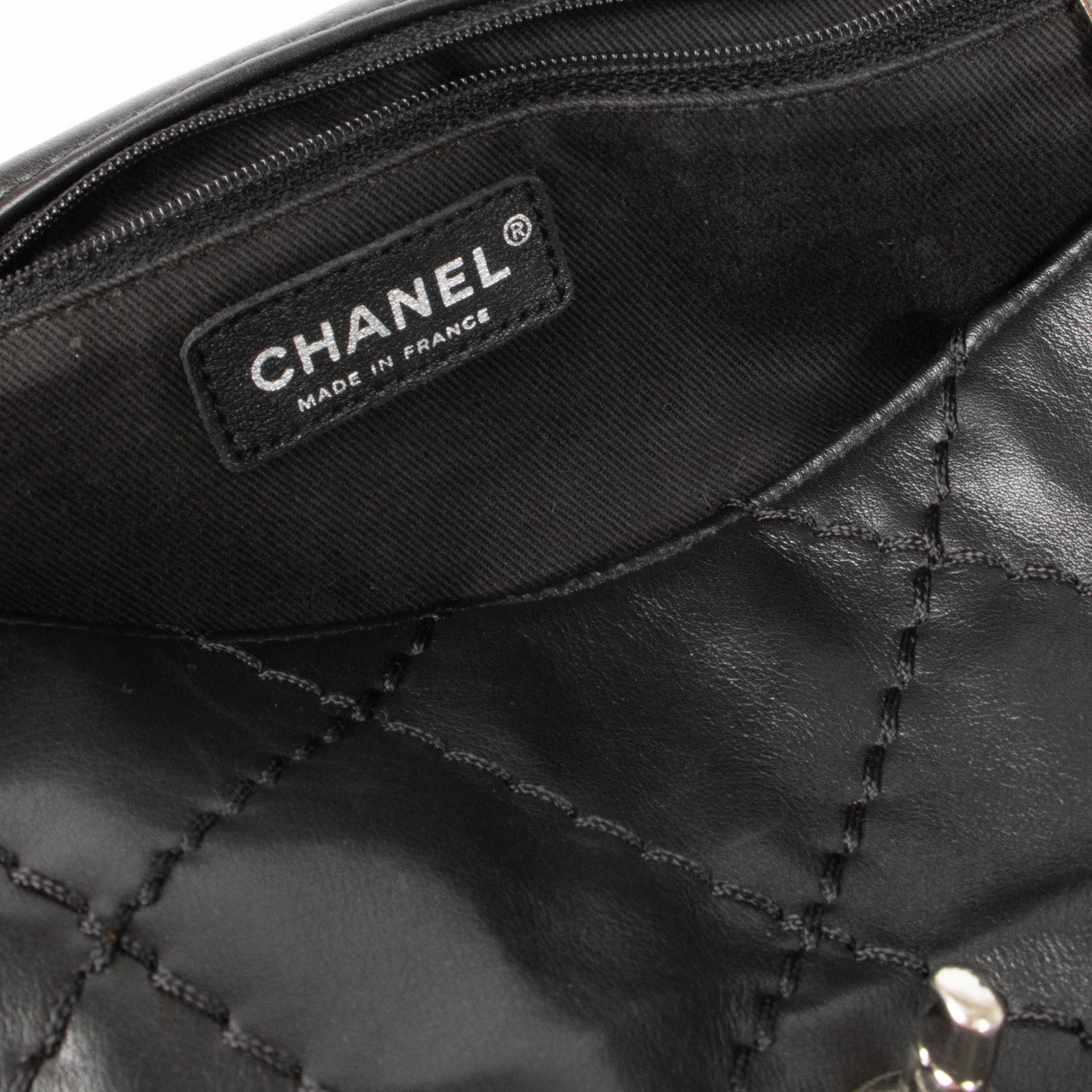 Shop this authentic Chanel Black Stitched Expandable Shoulder Bag pre-loved on Labellov.com 