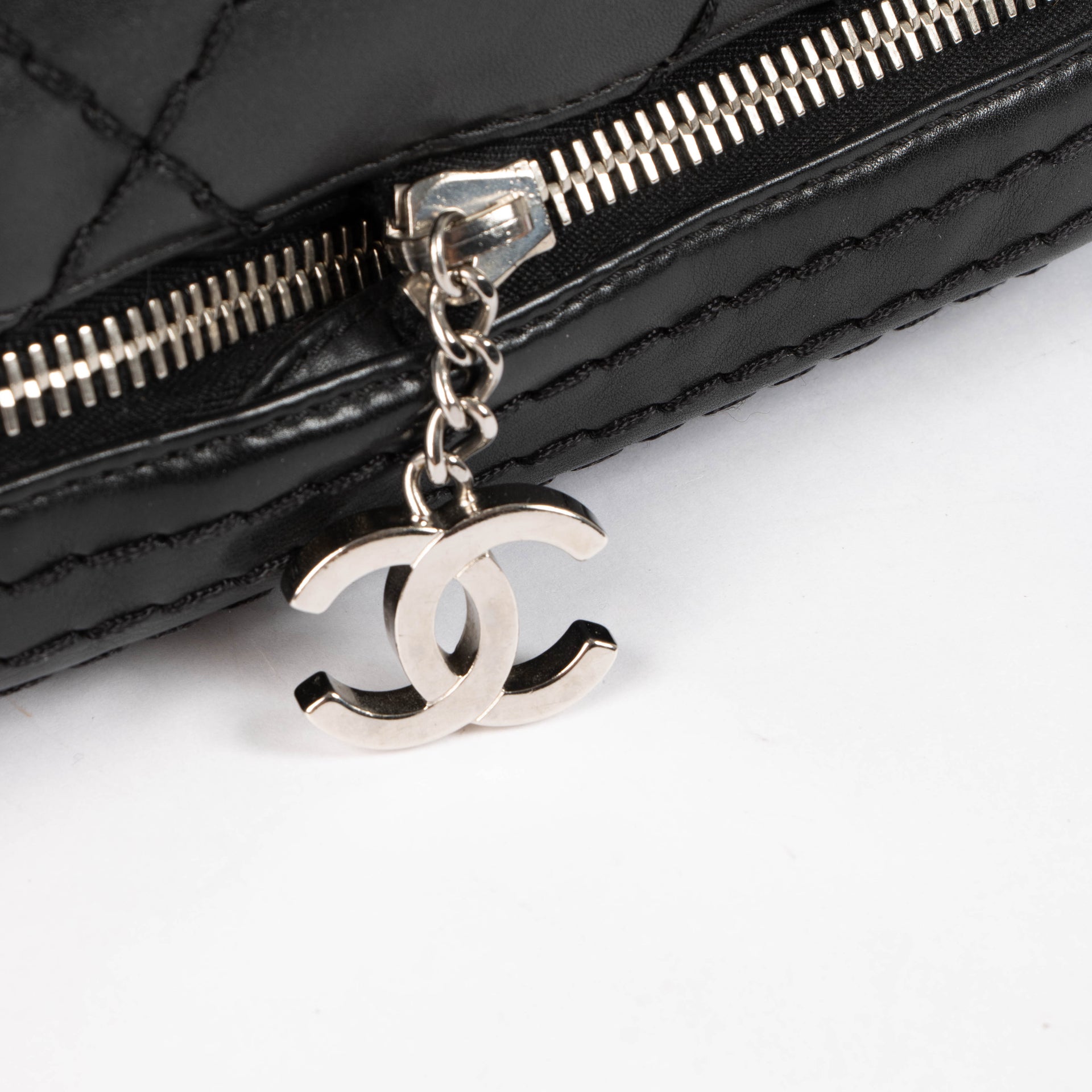 Shop this authentic Chanel Black Stitched Expandable Shoulder Bag pre-loved on Labellov.com 