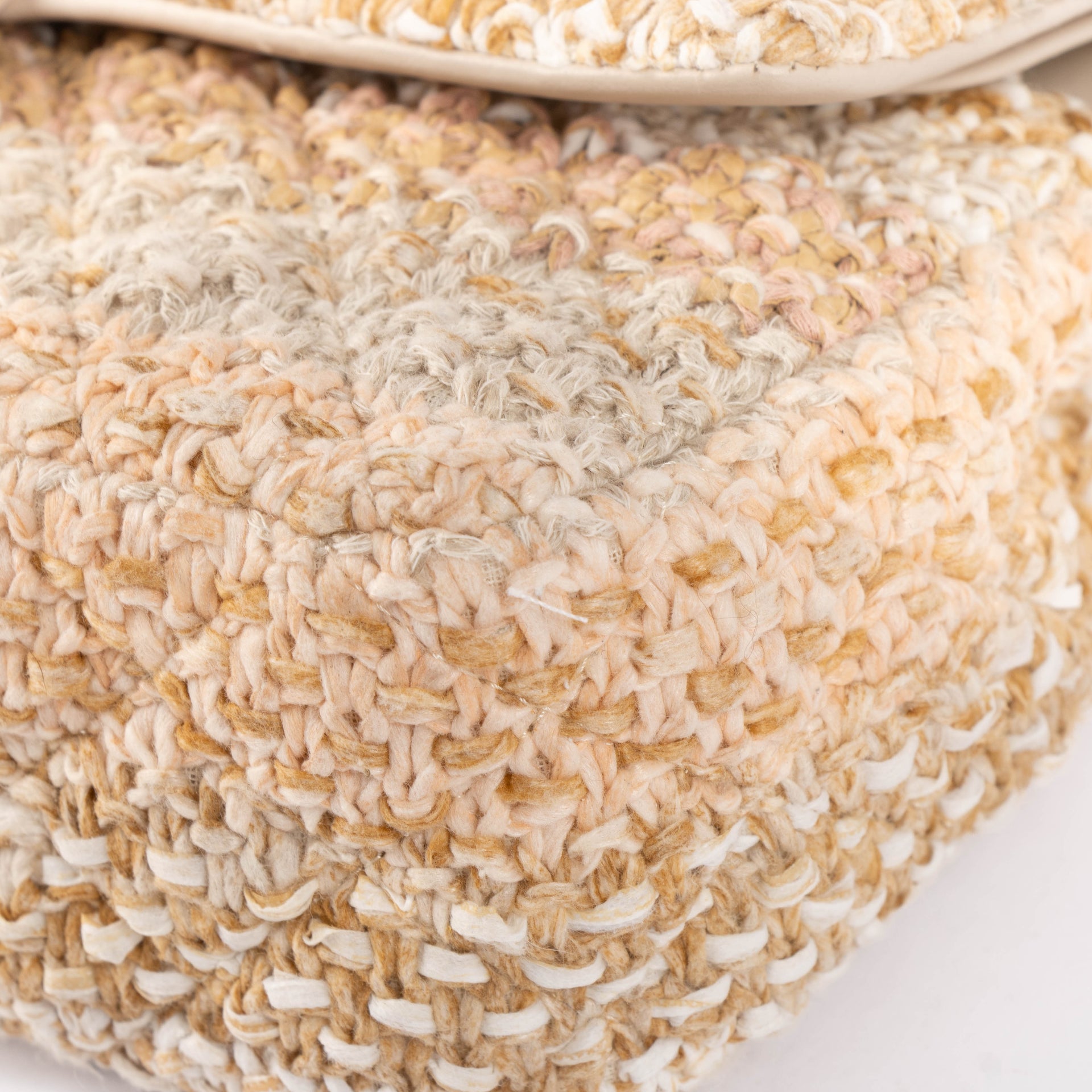 Sac Chanel Classique 11.12 en tweed beige, taille moyenne