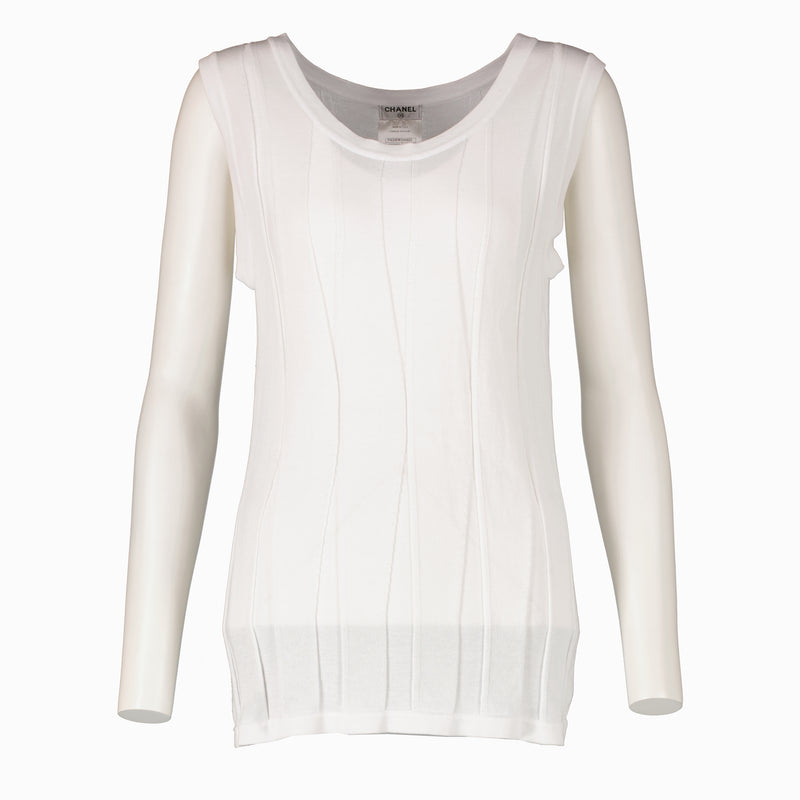 Shop this authentic Chanel White Top pre-loved on Labellov.com 