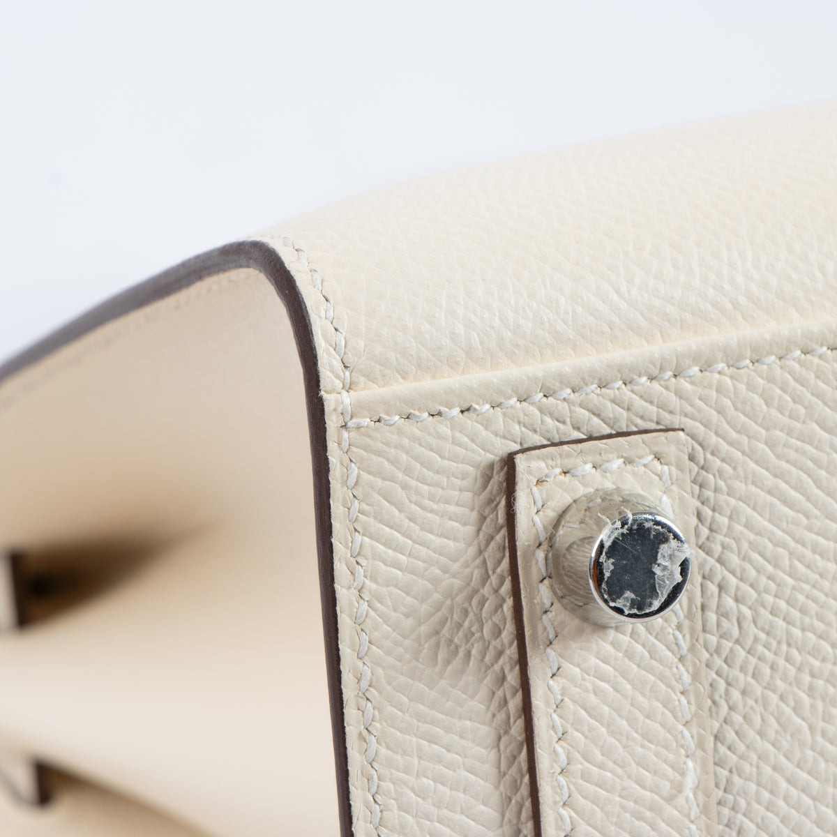 Shop the authentic Hermes Birkin 25 Nata Epsom GHW on Labellov.com.