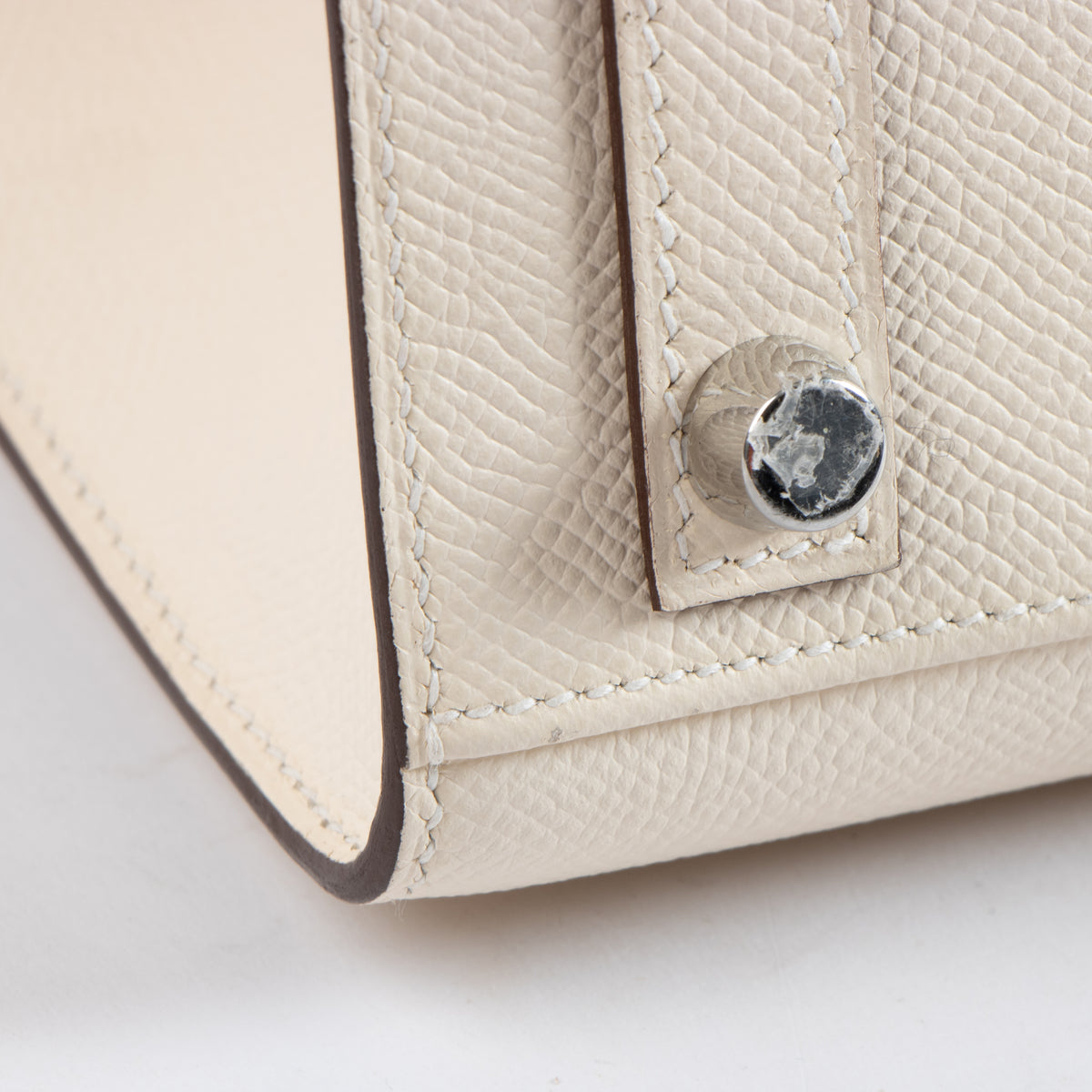 Shop the authentic Hermes Birkin 25 Nata Epsom GHW on Labellov.com.