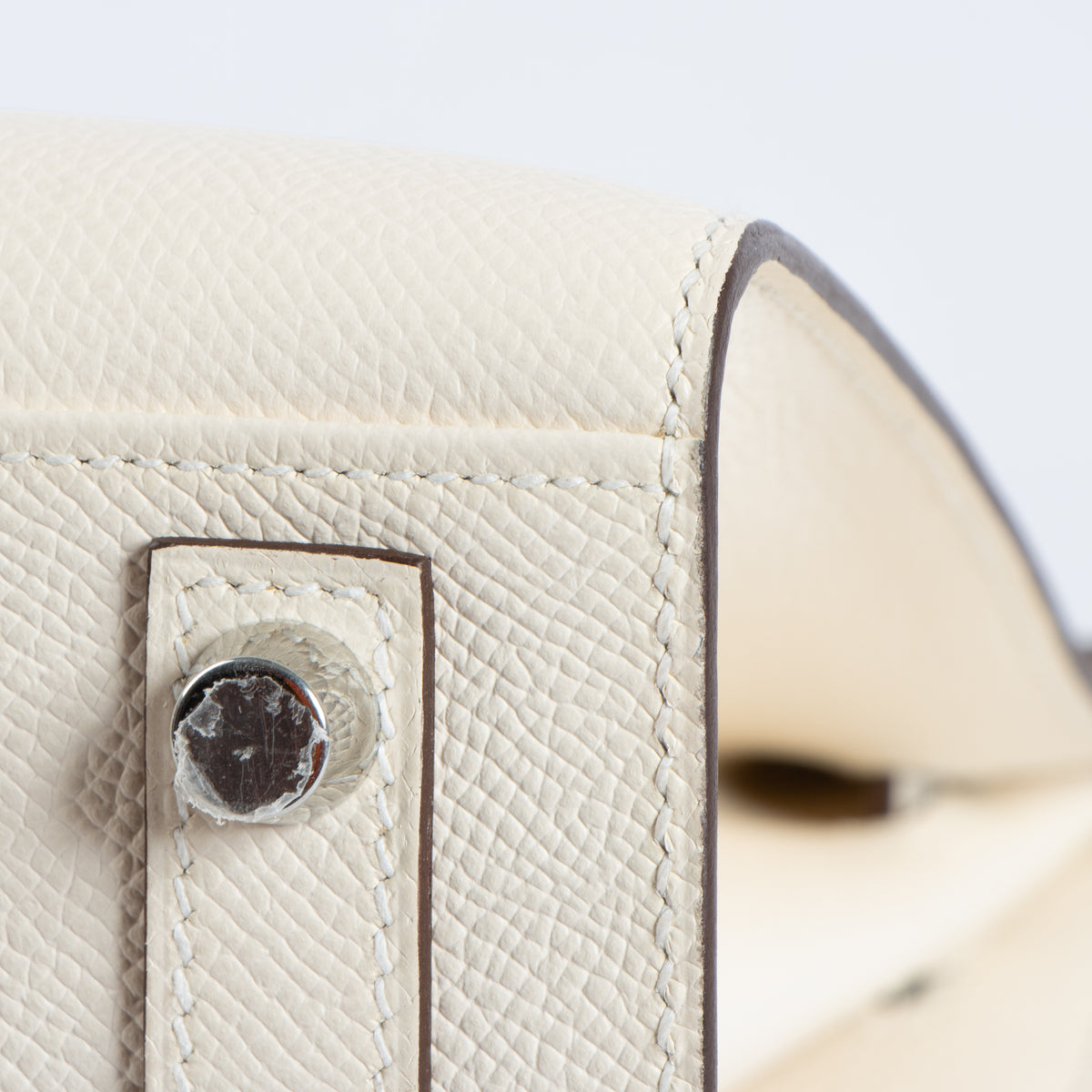 Shop the authentic Hermes Birkin 25 Nata Epsom GHW on Labellov.com.