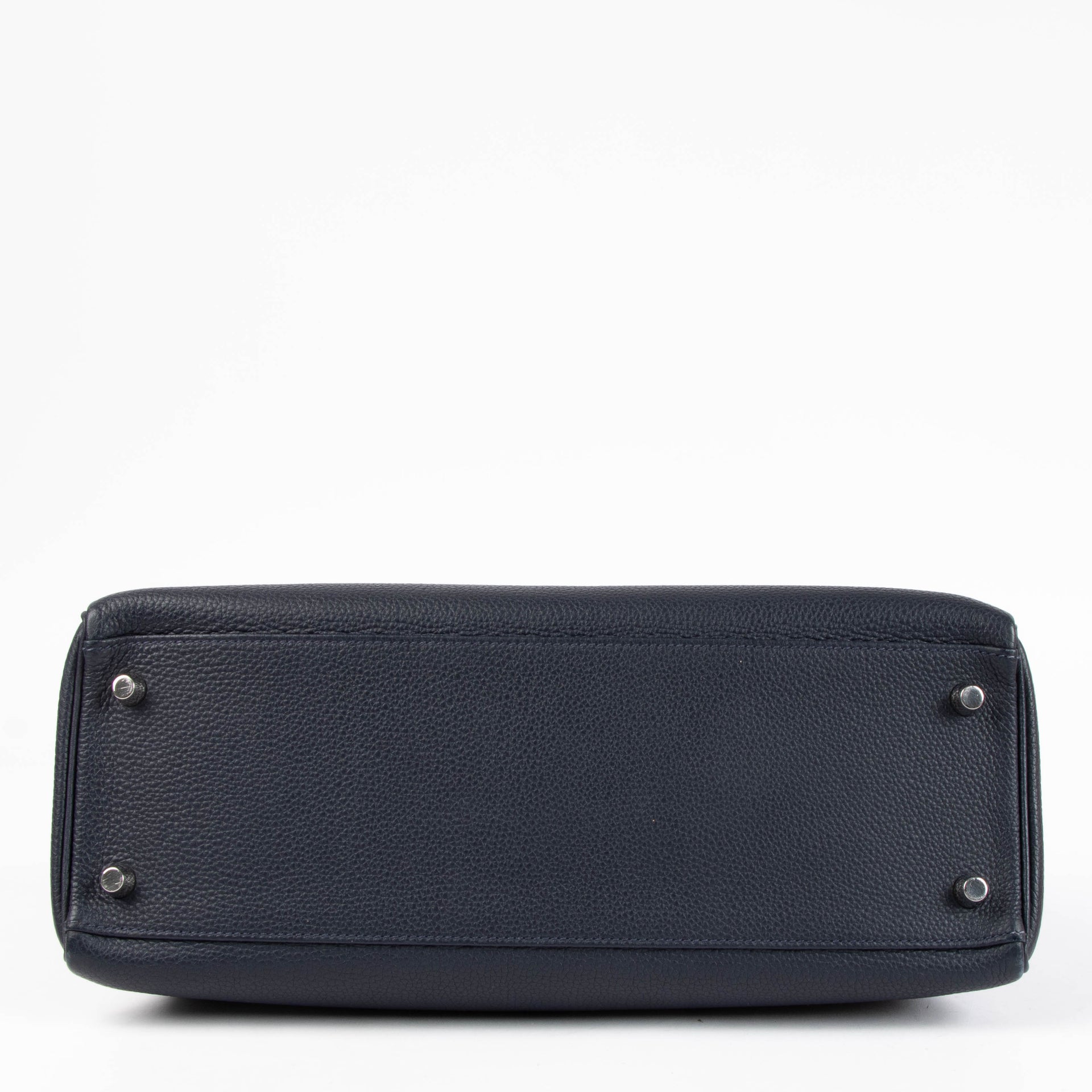 Shop the authentic Hermes Kelly 32 Bleu Nuit PHW second hand on Labellov.com