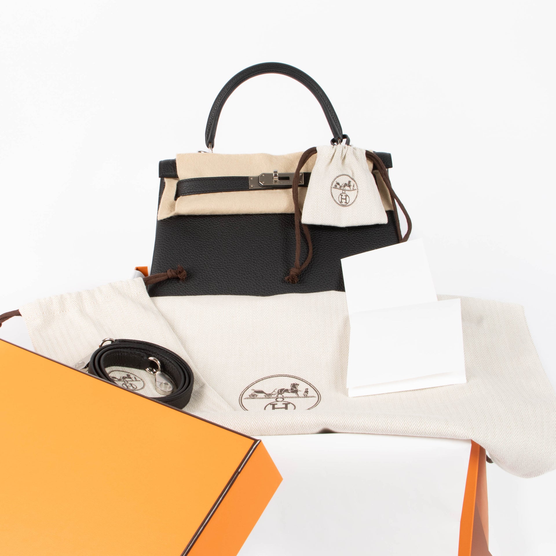 Hermès Kelly 28 Black Togo PHW