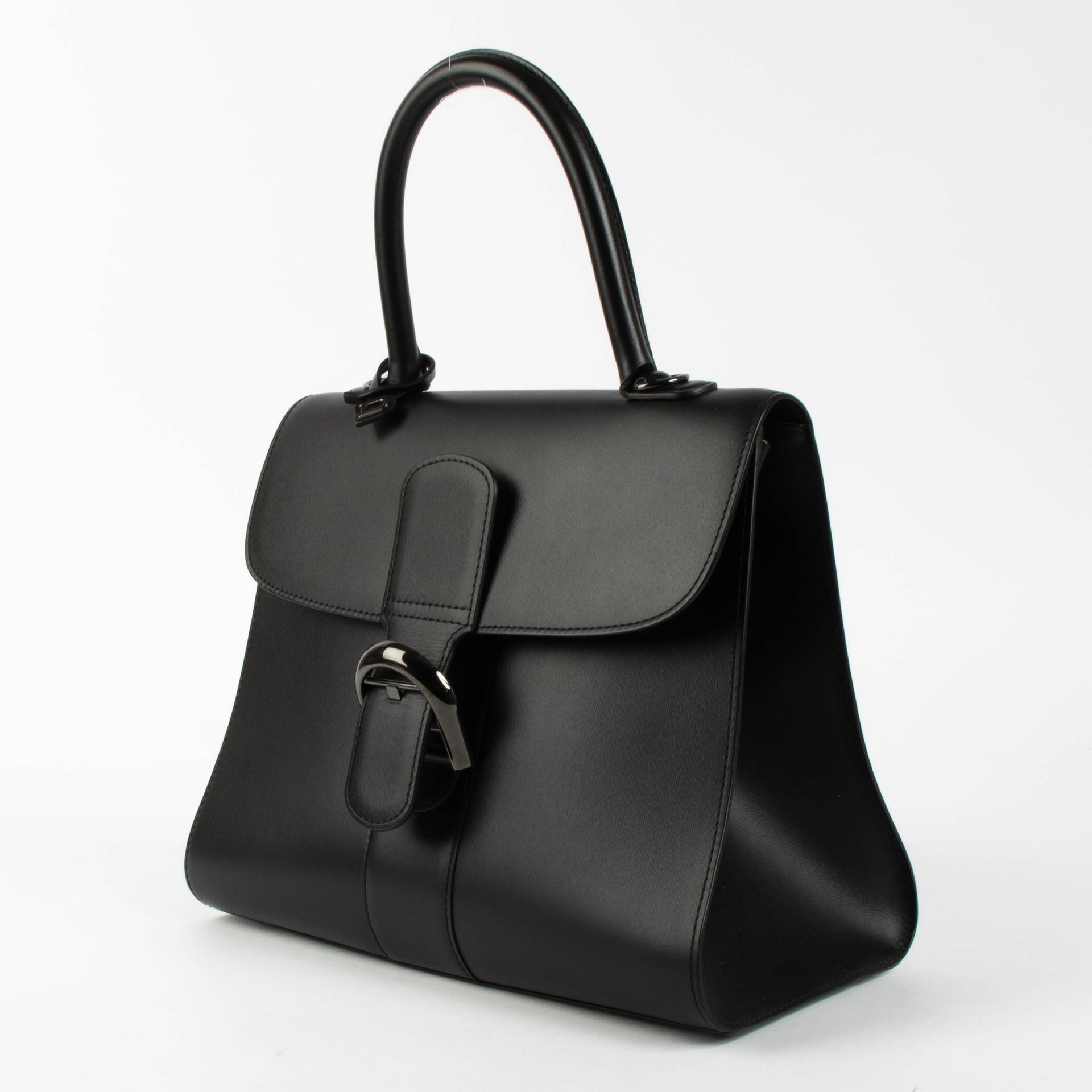 Shop this authentic Delvaux So Black Box Calf Brillant MM pre-loved on Labellov.com 