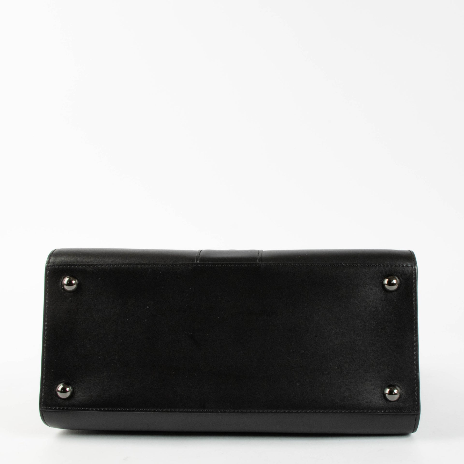 Shop this authentic Delvaux So Black Box Calf Brillant MM pre-loved on Labellov.com 