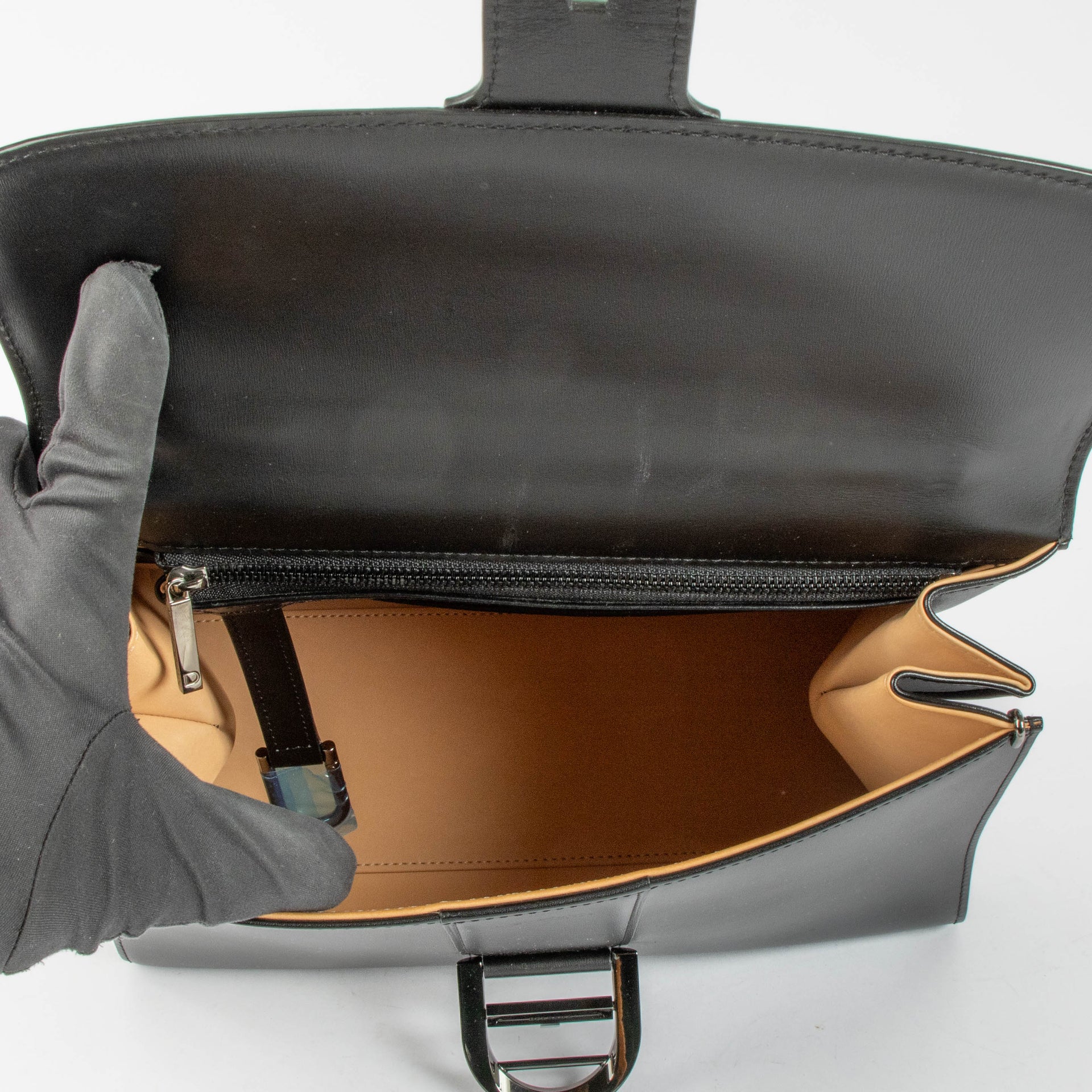 Shop this authentic Delvaux So Black Box Calf Brillant MM pre-loved on Labellov.com 
