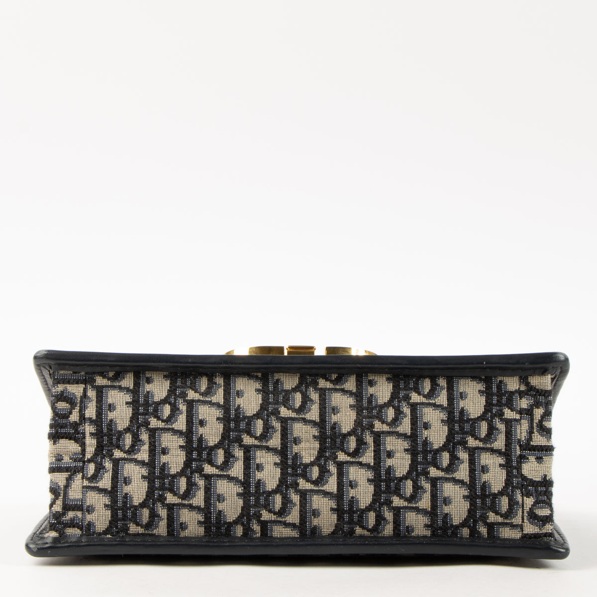 Shop this authentic Christian Dior Blue Oblique 30 Montaigne Chain Bag pre-loved on labellov.com