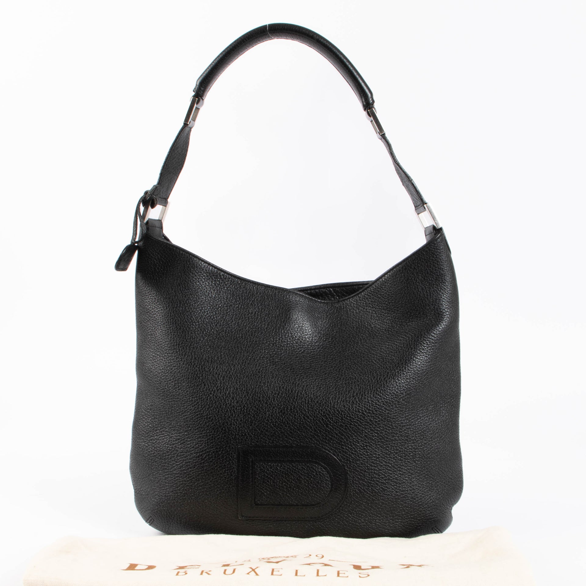 Shop the authentic Delvaux Black Leather Louise Shoulder Bag second hand on Labellov.com