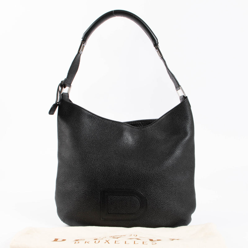 Shop the authentic Delvaux Black Leather Louise Shoulder Bag second hand on Labellov.com