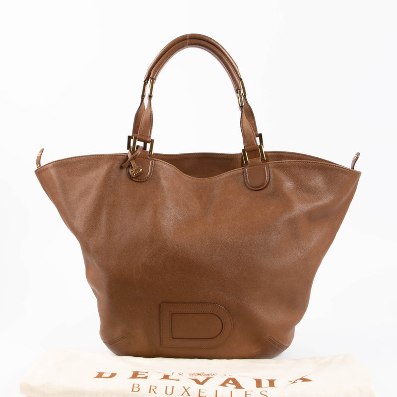 Shop the authentic Delvaux Tan Souple Louise Shoulder Bag second hand on Labellov.com