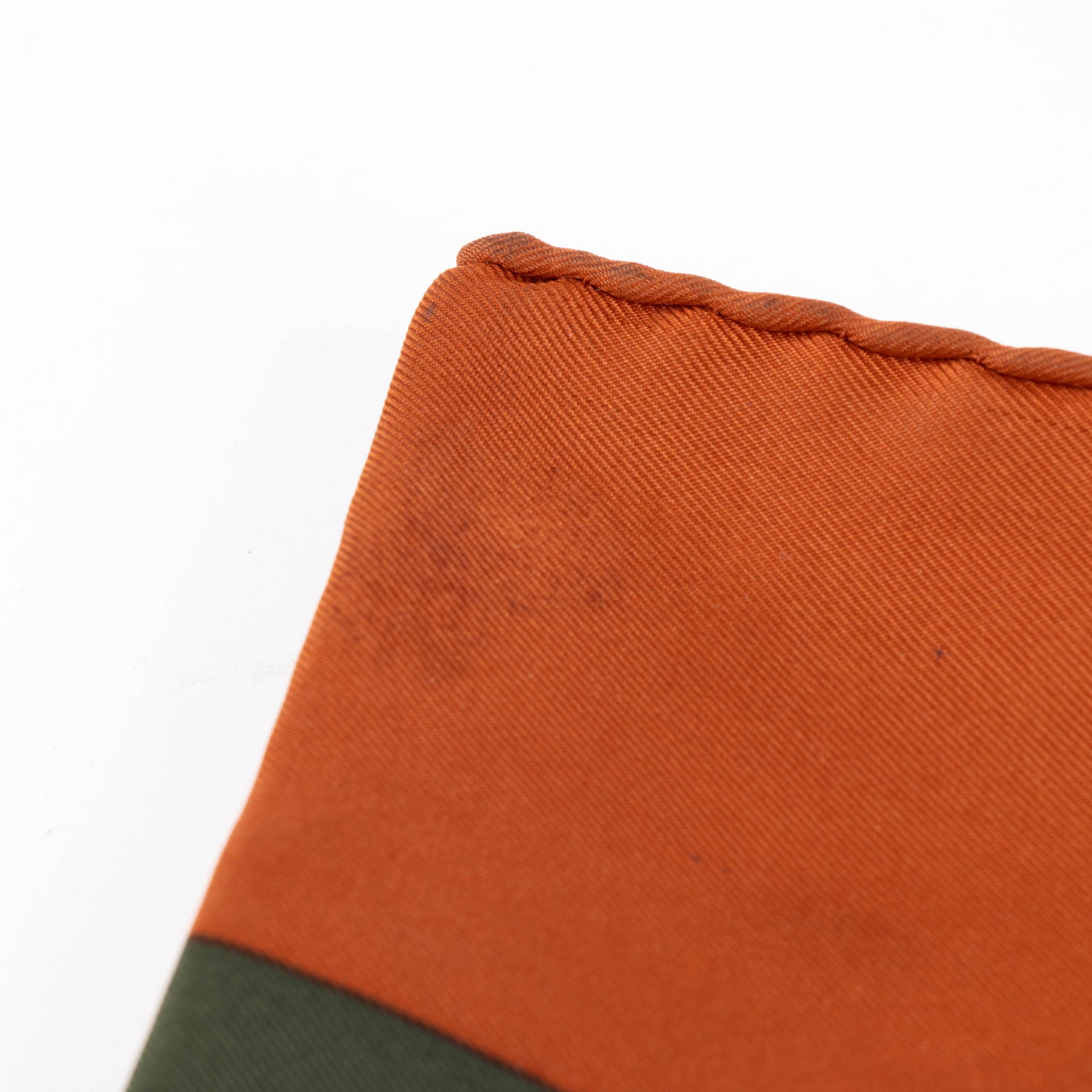 Shop the authentic Hermes Carré de Soie 90 Au Plus Dru second hand on Labellov.com