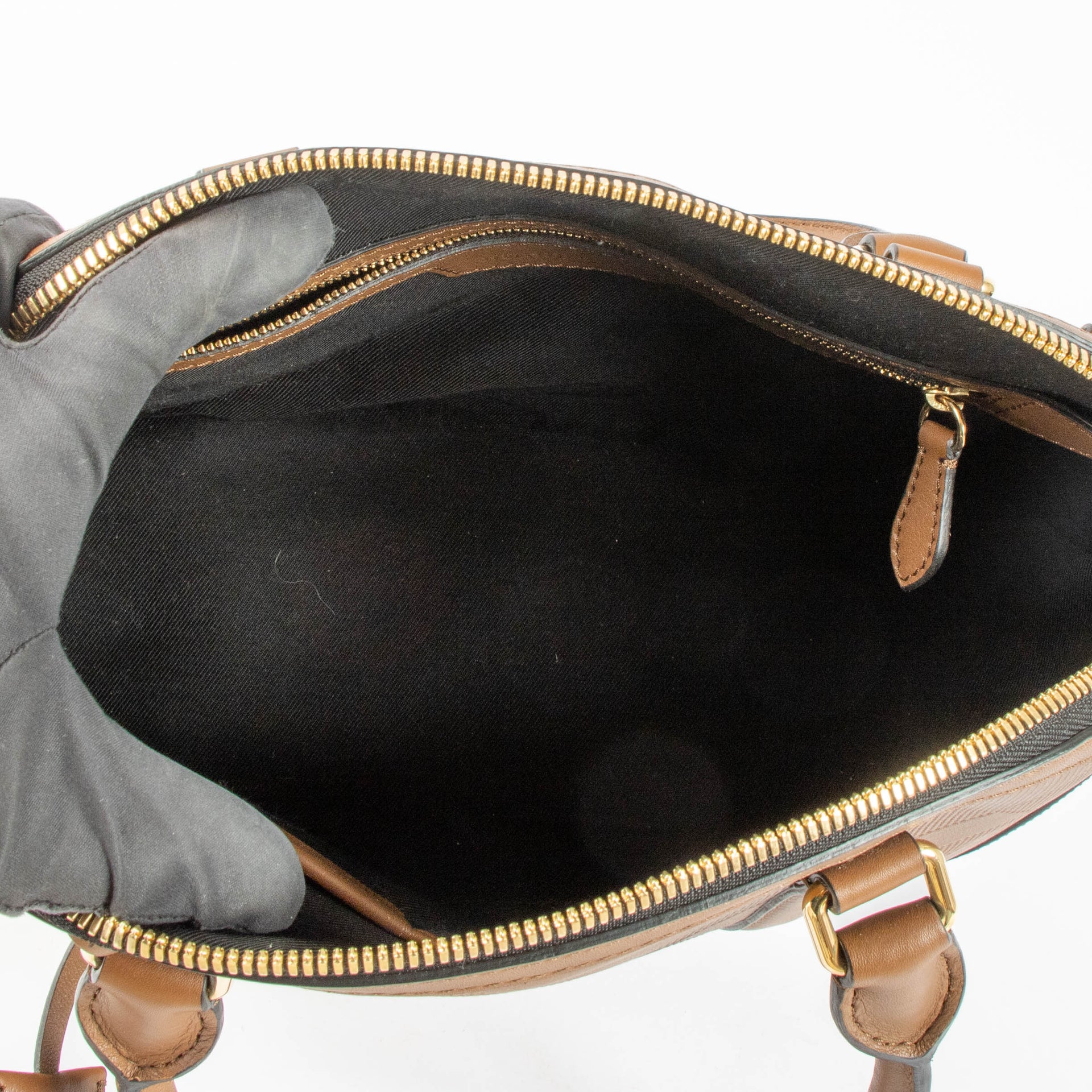 Shop the authentic Burberry Brown Leather Orchard Bag second hand on Labellov.com