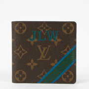 Shop the authentic Louis Vuitton Monogram Macro Wallet second hand on Labellov.com!