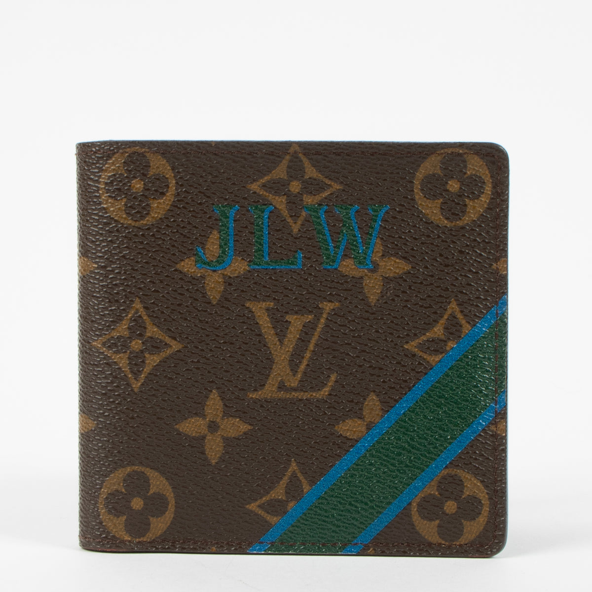 Shop the authentic Louis Vuitton Monogram Macro Wallet second hand on Labellov.com!