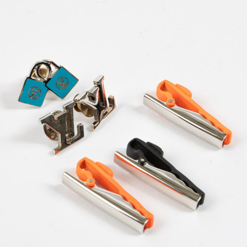 Shop the Louis Vuitton Set of 3 Clips and 3 Pins second hand on Labellov.com!
