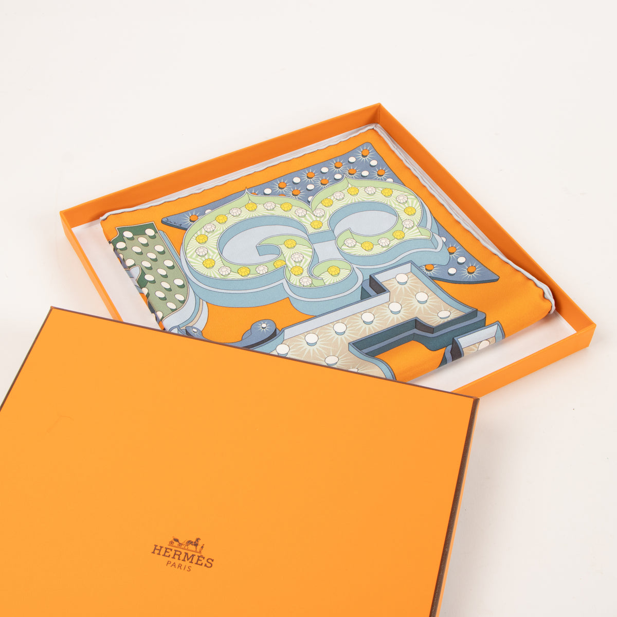 Shop this authentic Hermes Gavroche 45 Scarf pre-loved on Labellov.com