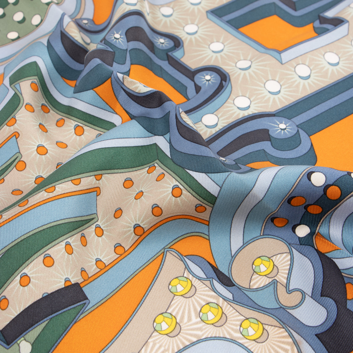 Shop this authentic Hermes Gavroche 45 Scarf pre-loved on Labellov.com
