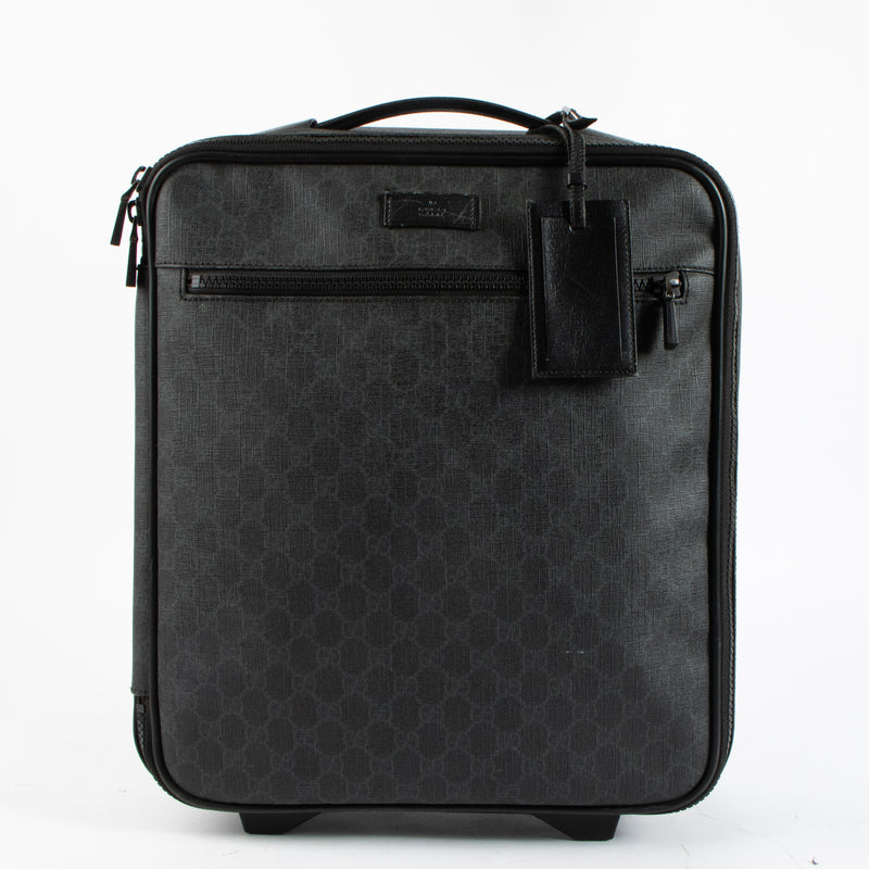 Shop tis authentic Gucci Black GG Supreme Trolley pre-loved on Labellov.com