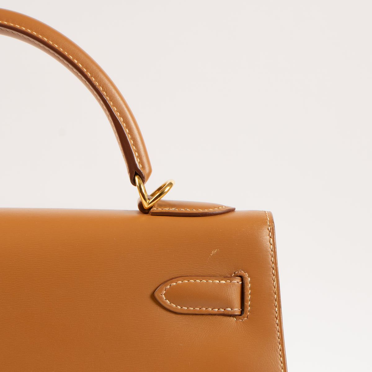 Shop the authentic Hermes Vintage Kelly 32 Naturel Sable Box GHW on Labellov.com.
