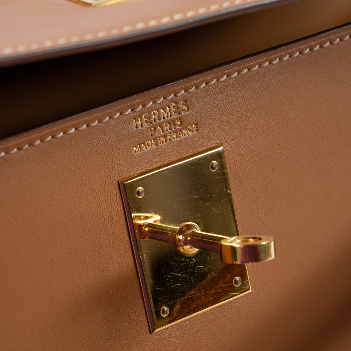 Shop the authentic Hermes Vintage Kelly 32 Naturel Sable Box GHW on Labellov.com.
