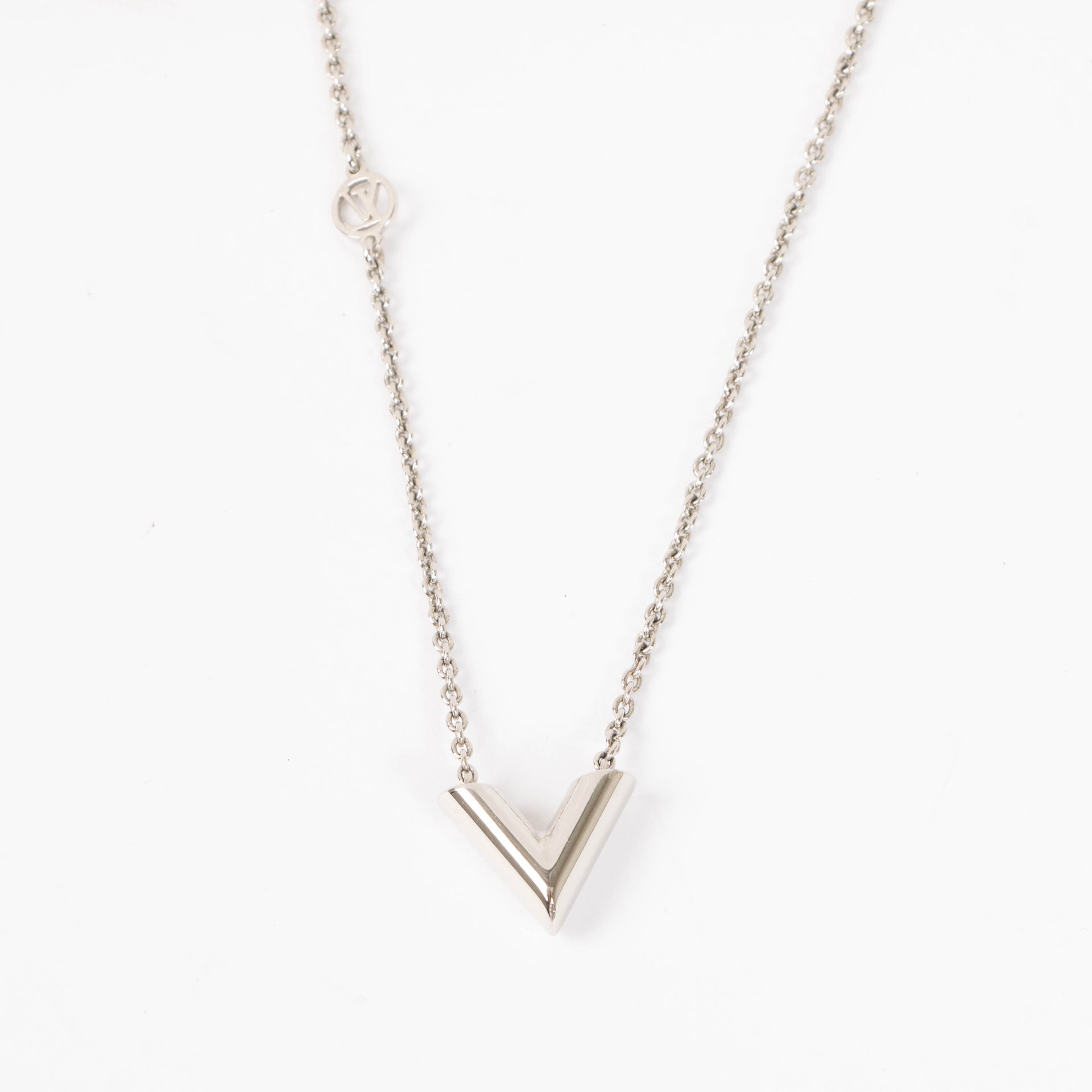 Louis Vuitton Silver Essential V Necklace