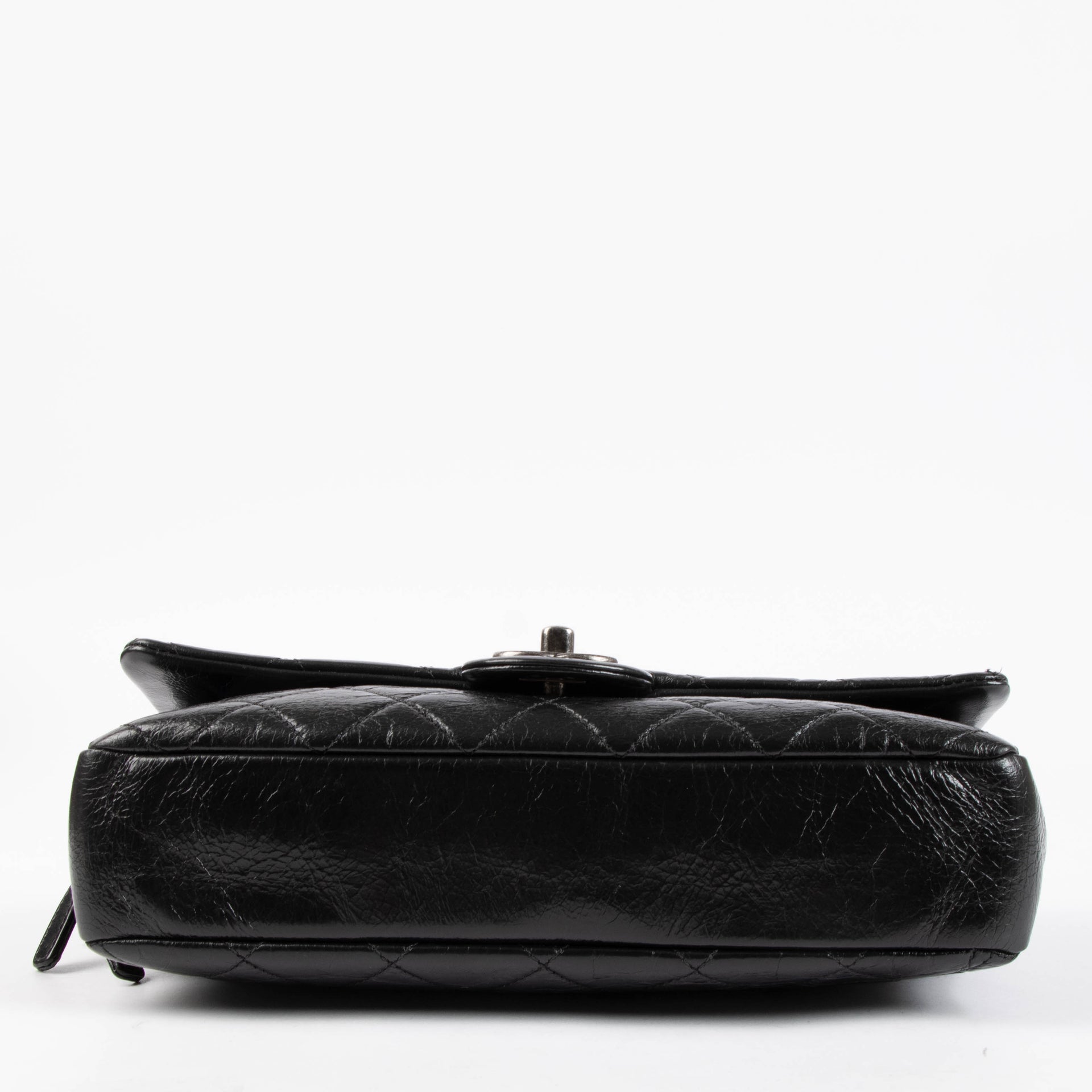 Shop the authentic Chanel Black Medium Easy Flap Bag second hand on Labellov.com