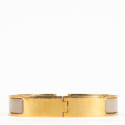 Shop the authentic Hermès Marron Glacé Clic H Bracelet on Labellov.com !