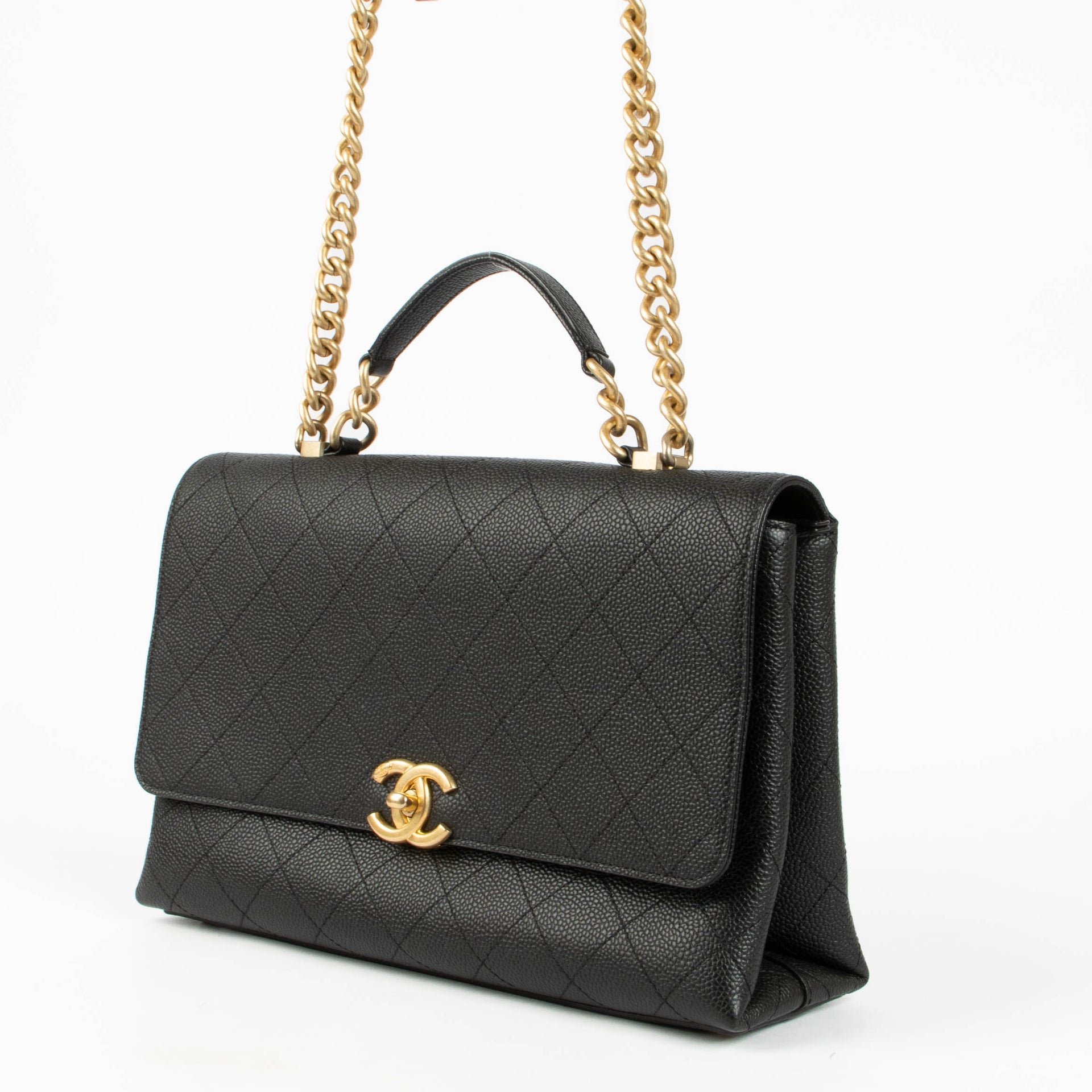 Shop the authentic Chanel Black Medium Chic Affinity Flap Crossbody Bag second hand on Labellov.com