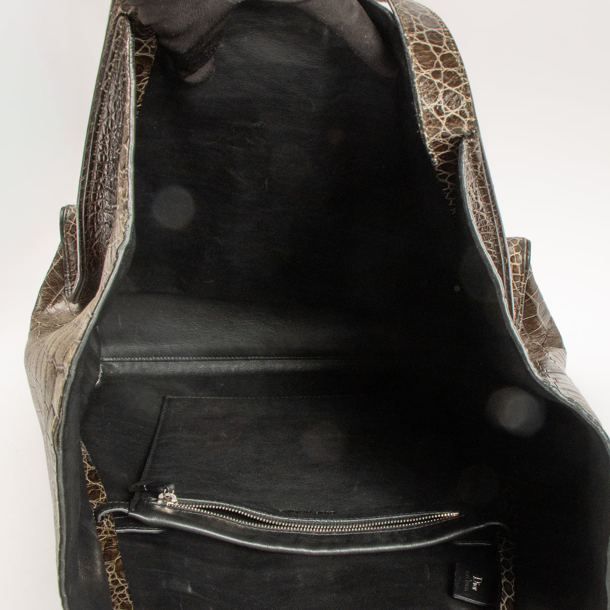 Shop this authentic luxury Dior Men FW12 Matte Alligator Sport Tote Bag Pre-Loved on Labellov.com