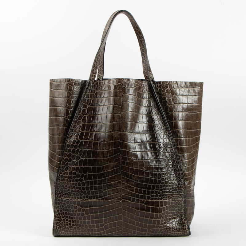 Shop this authentic luxury Dior Men FW12 Matte Alligator Sport Tote Bag Pre-Loved on Labellov.com