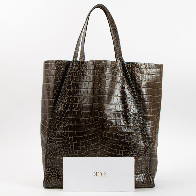 Shop this authentic luxury Dior Men FW12 Matte Alligator Sport Tote Bag Pre-Loved on Labellov.com