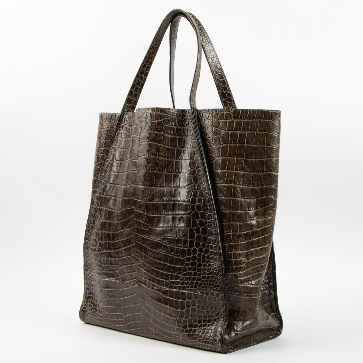 Shop this authentic luxury Dior Men FW12 Matte Alligator Sport Tote Bag Pre-Loved on Labellov.com