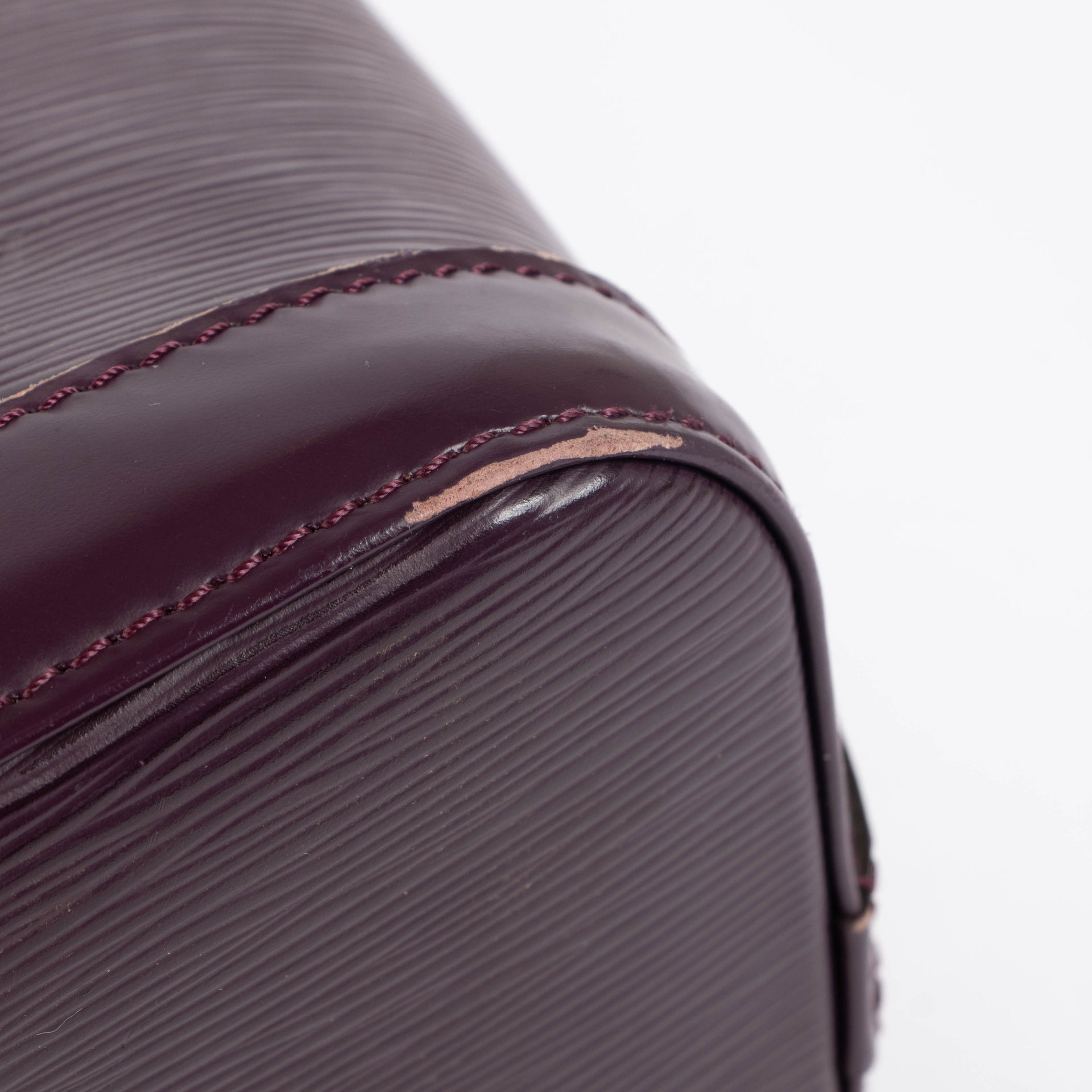 Shop this authentic Louis Vuitton Epi Prune Alma Pre-loved on Labellov.com 
