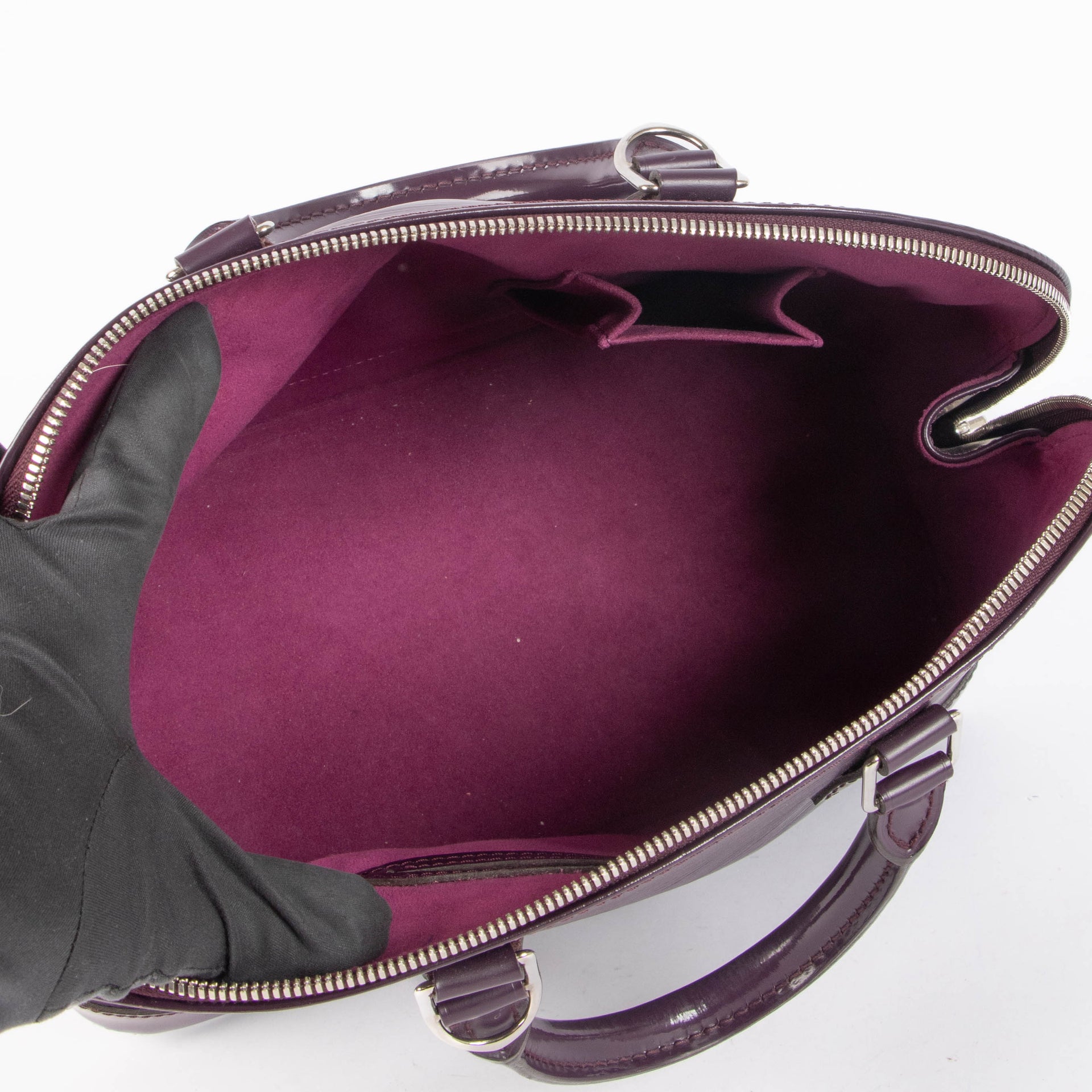 Shop this authentic Louis Vuitton Epi Prune Alma Pre-loved on Labellov.com 
