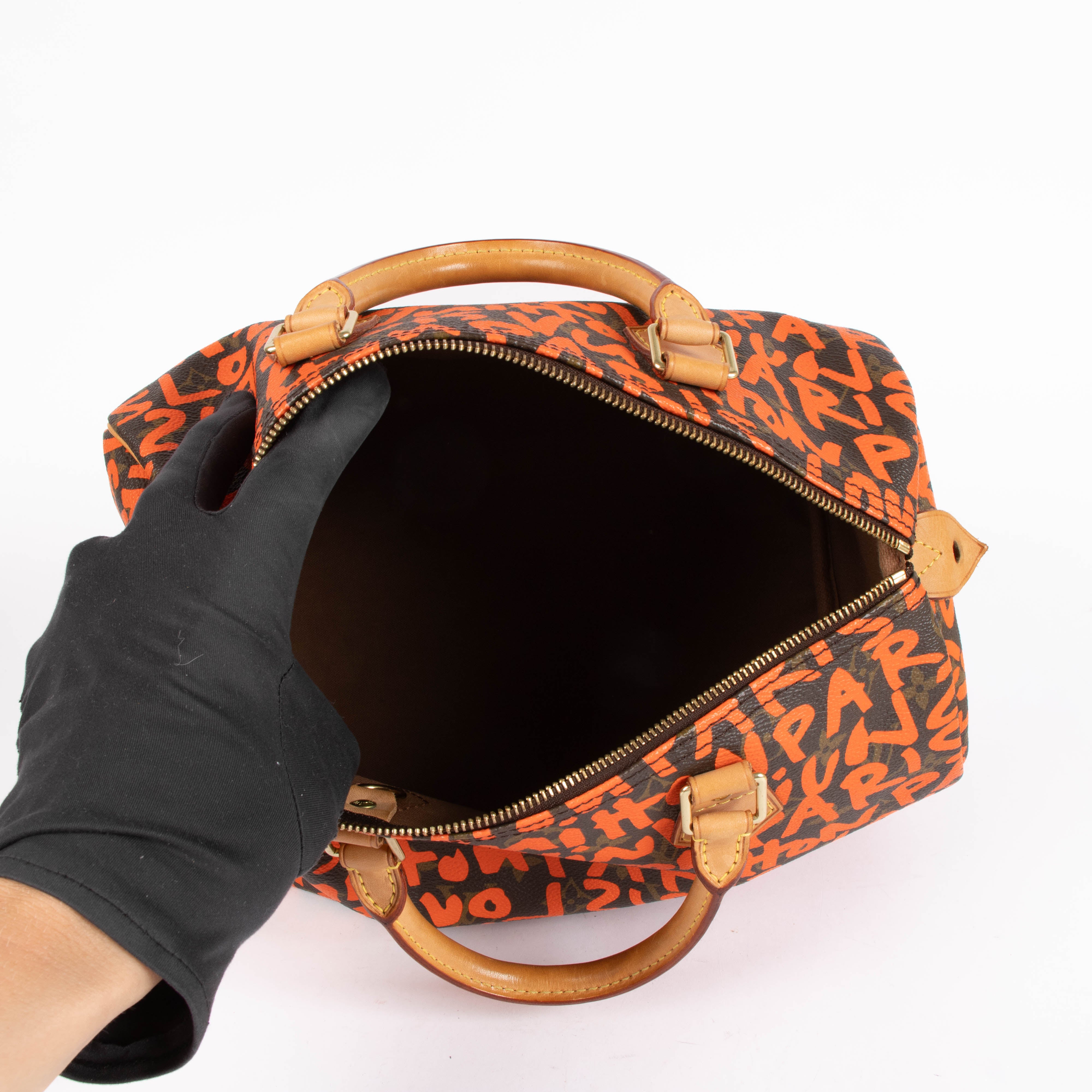 ヴィトン スプラウス グラフィティ 洋書 Louis Vuitton Stephen Sprouse Monogram Graffiti Speedy 30 – Labellov